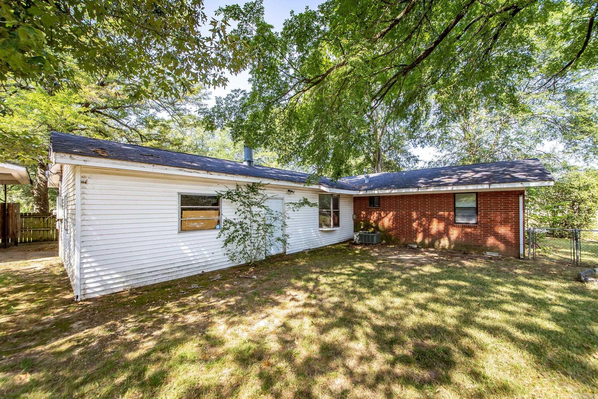 5621 Applewood Drive North Little Rock, AR 72118