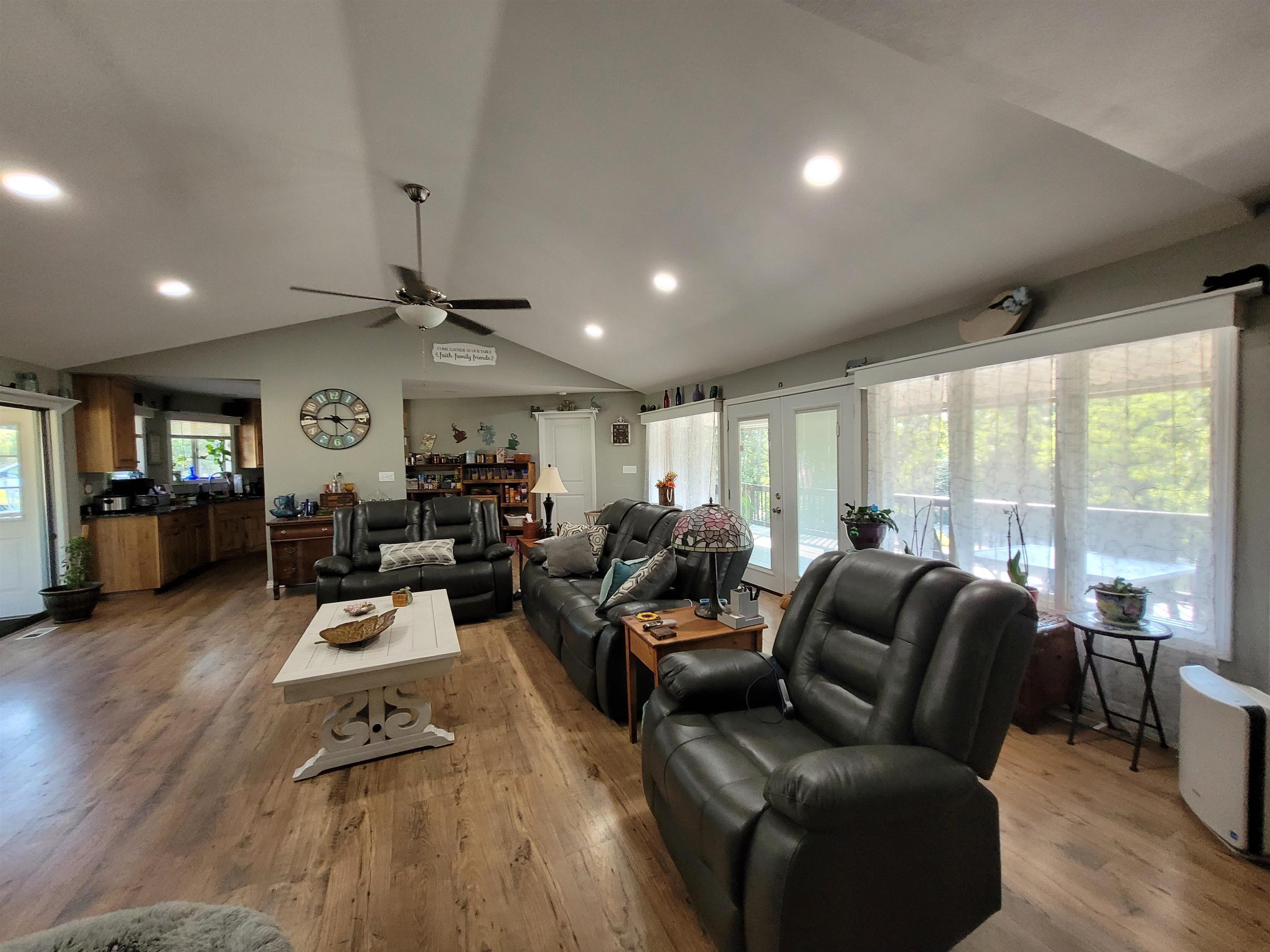 310 W Green Valley Drive  Horseshoe Bend, AR