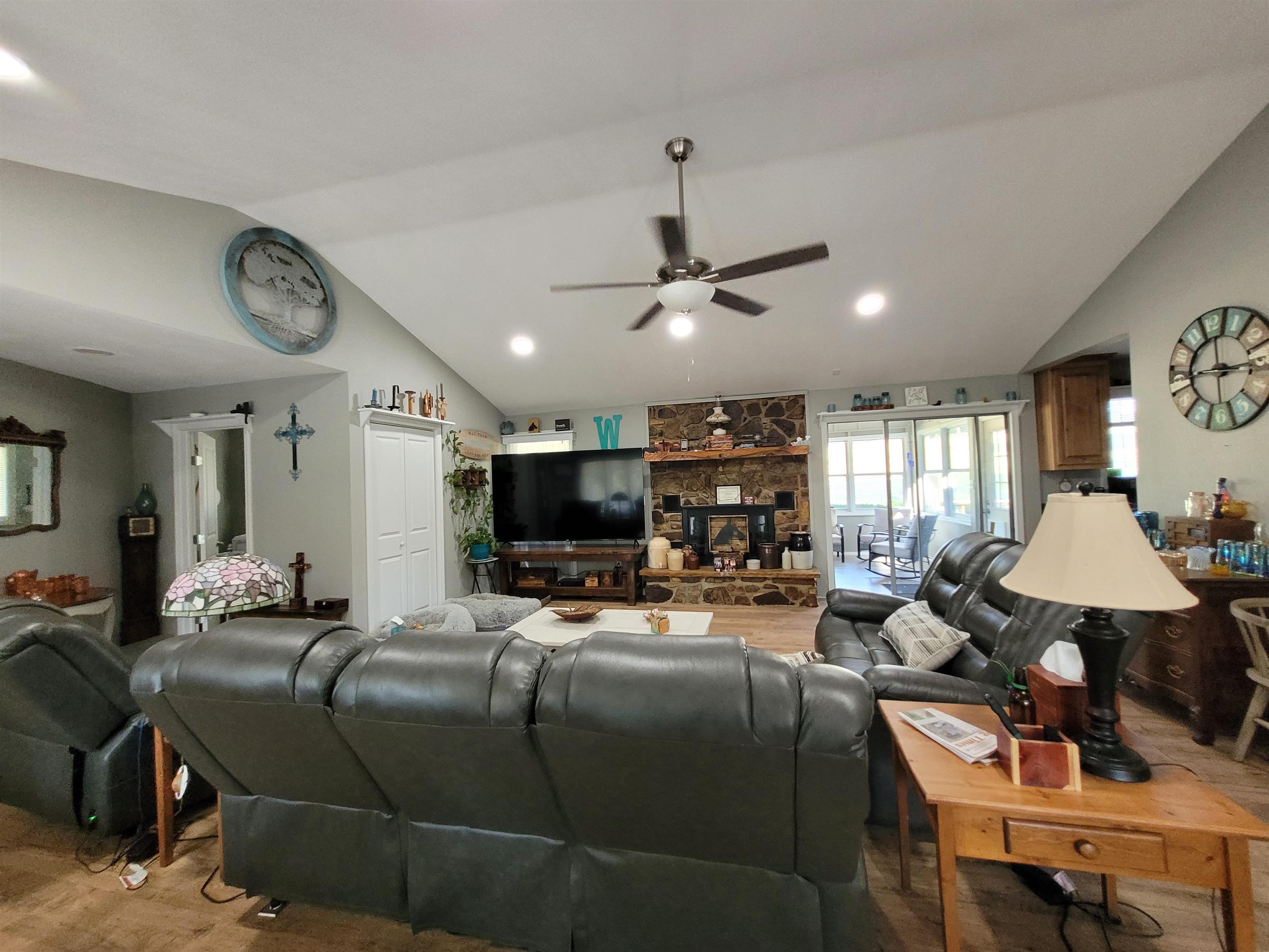 310 W Green Valley Drive  Horseshoe Bend, AR