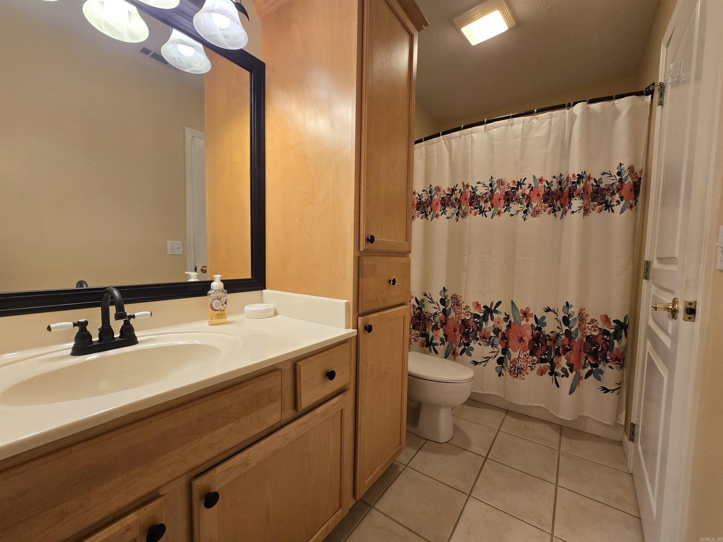 1322 Cottonwood  Mountain Home, AR
