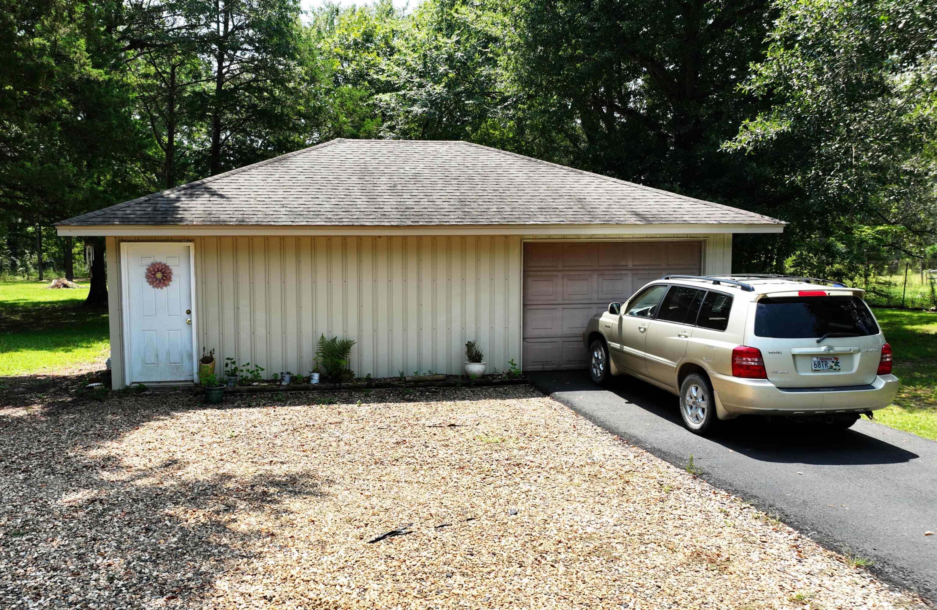 224 Polk Road 76 E Mena, AR 71953