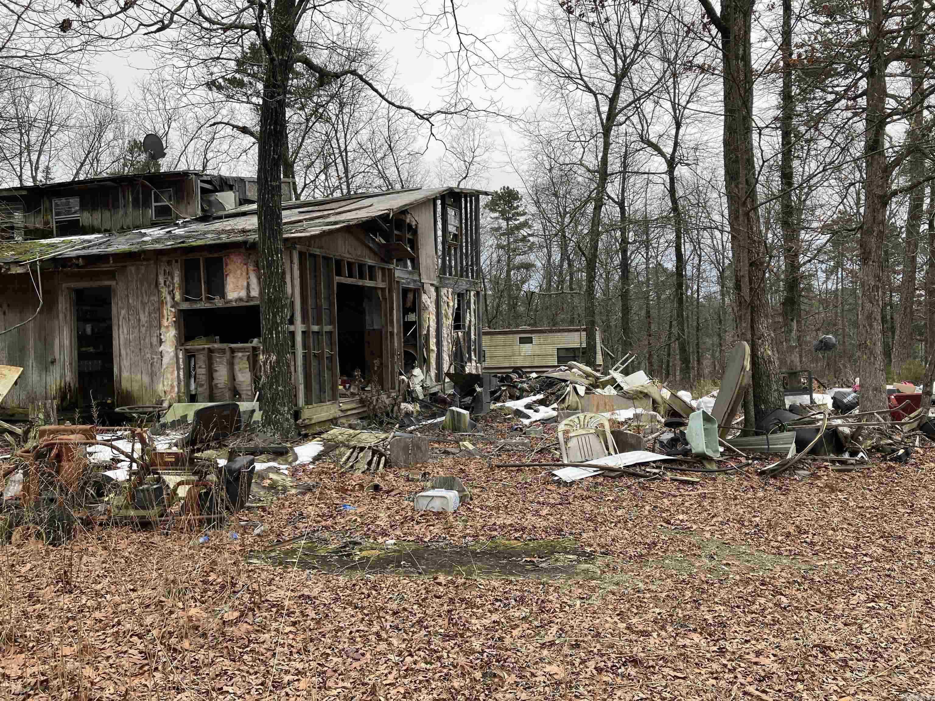 12329 W Highway 16  Clinton, AR