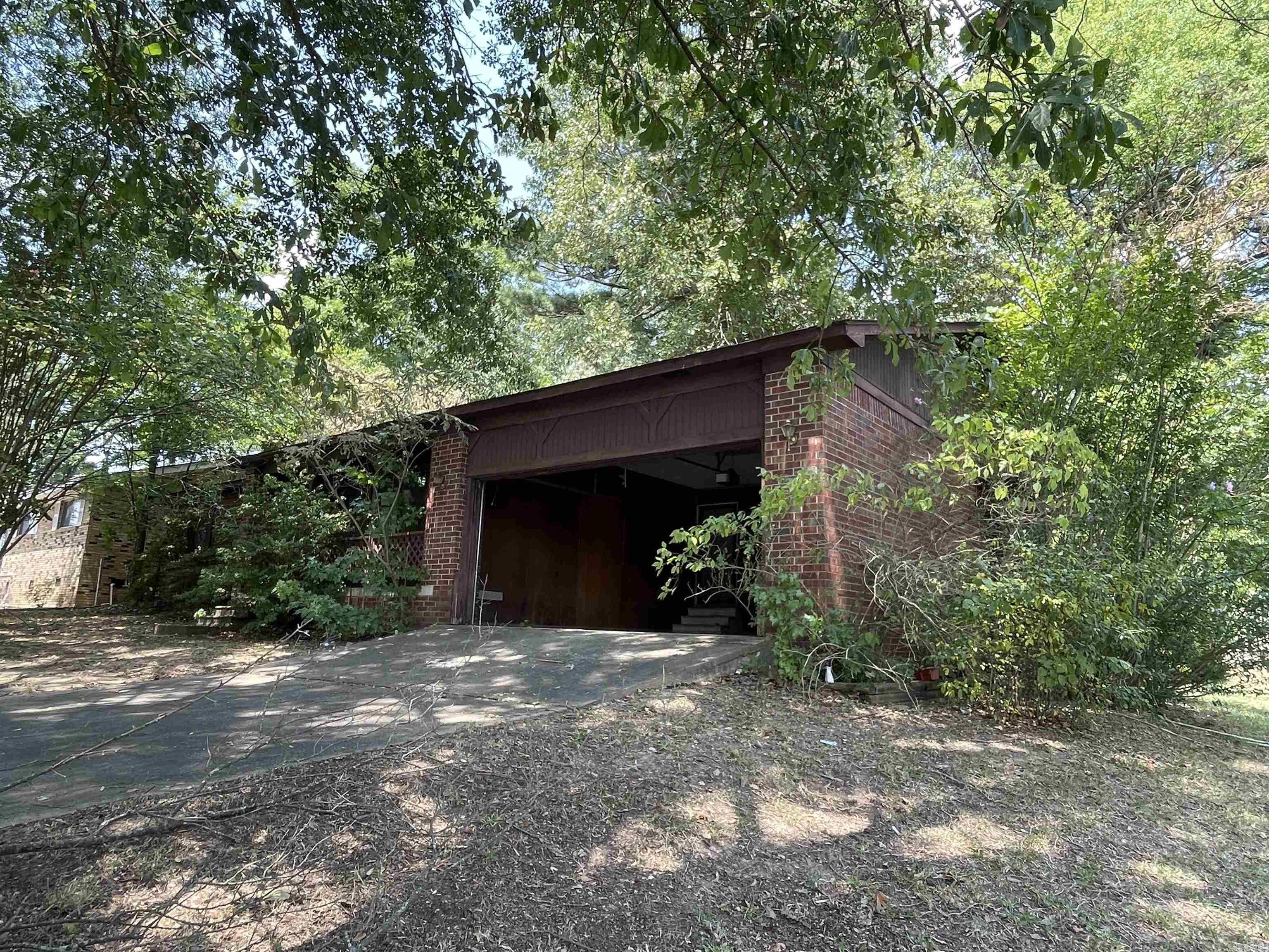1203 Venturi  Benton, AR