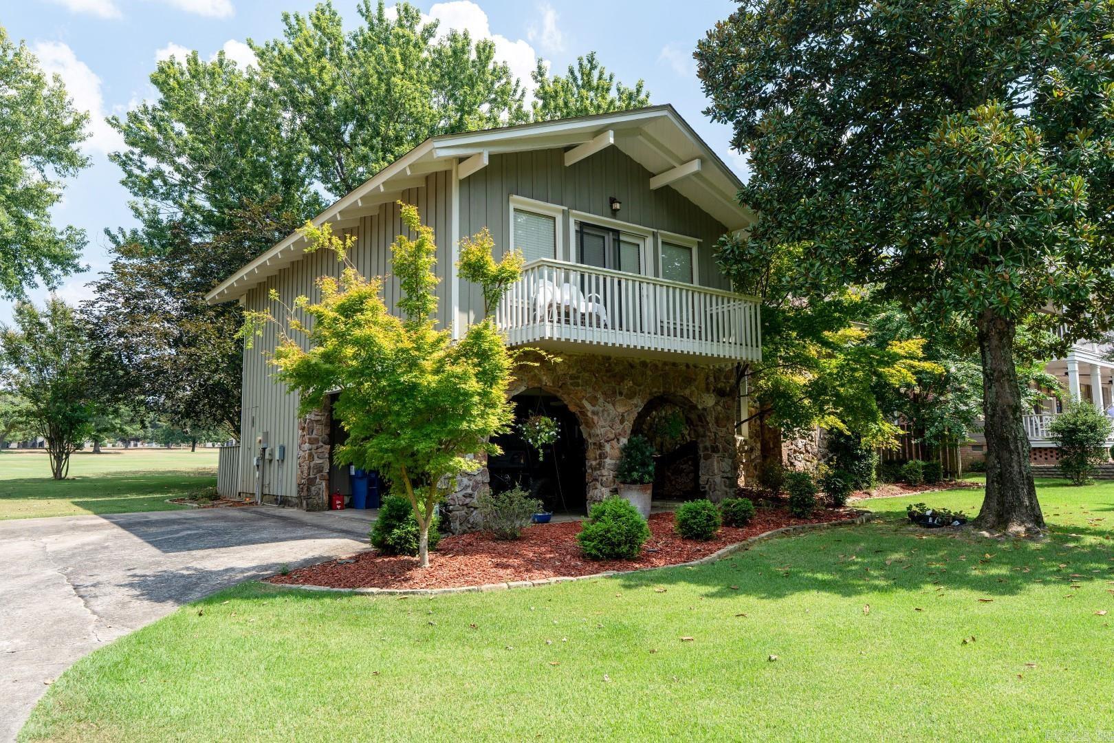 452 Golf Drive (Eden Isle)