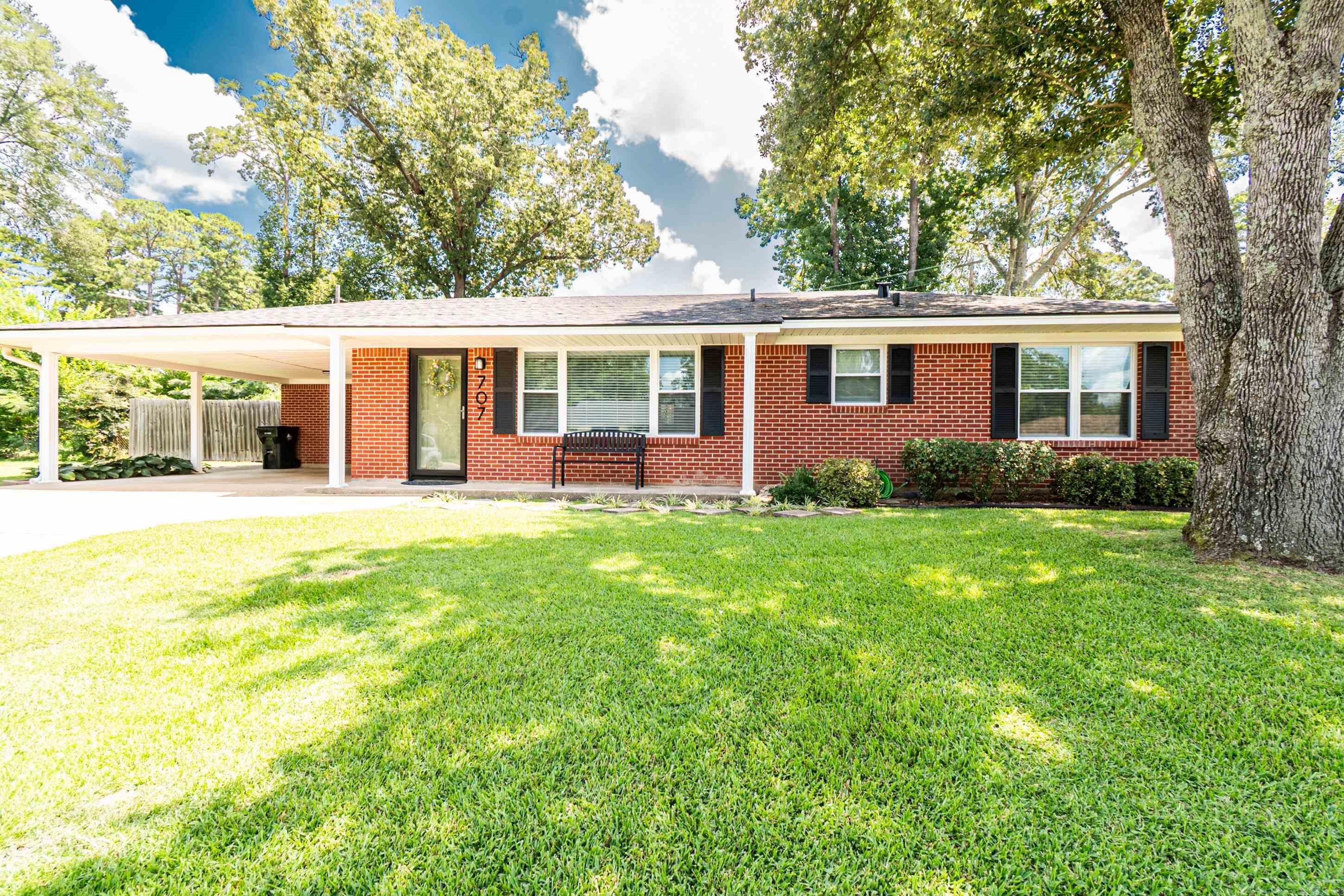 707 9th NW Street  Springhill, LA