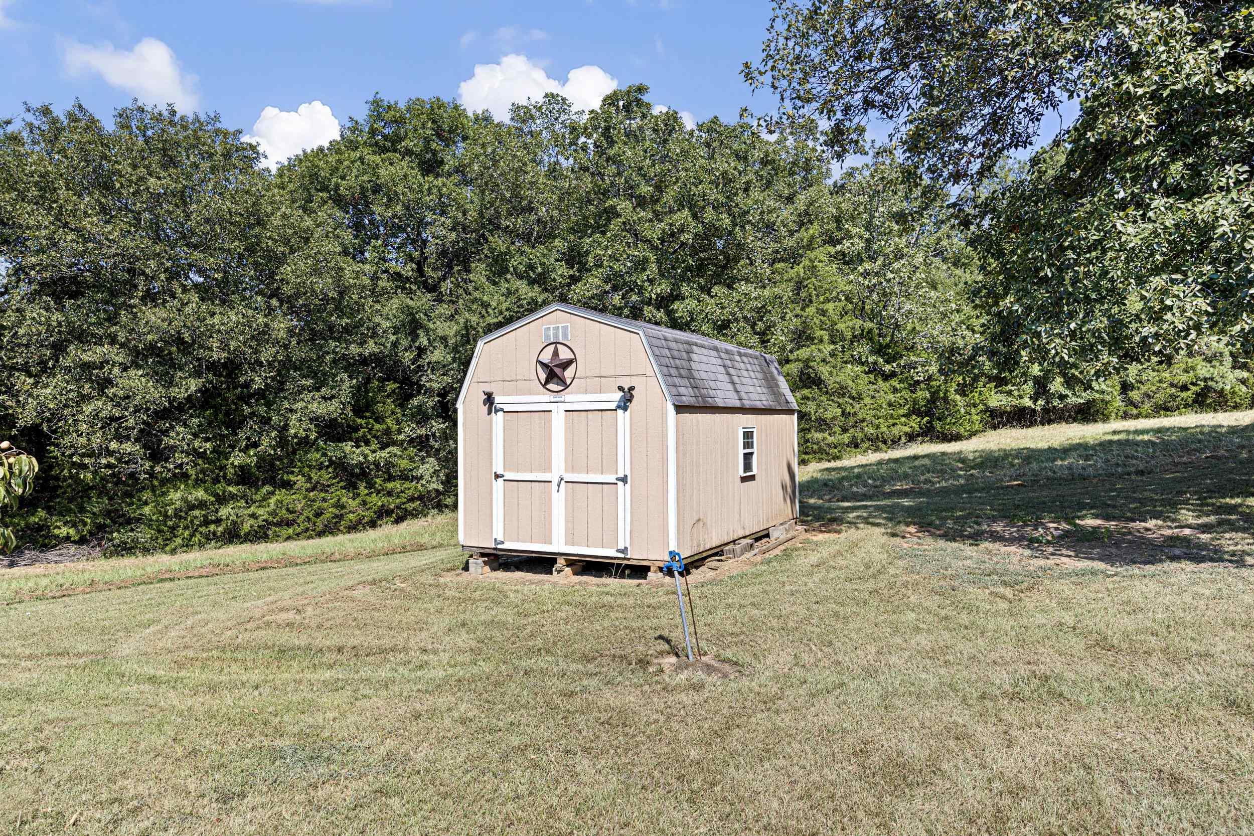 552 Private Road 3310  Clarksville, AR