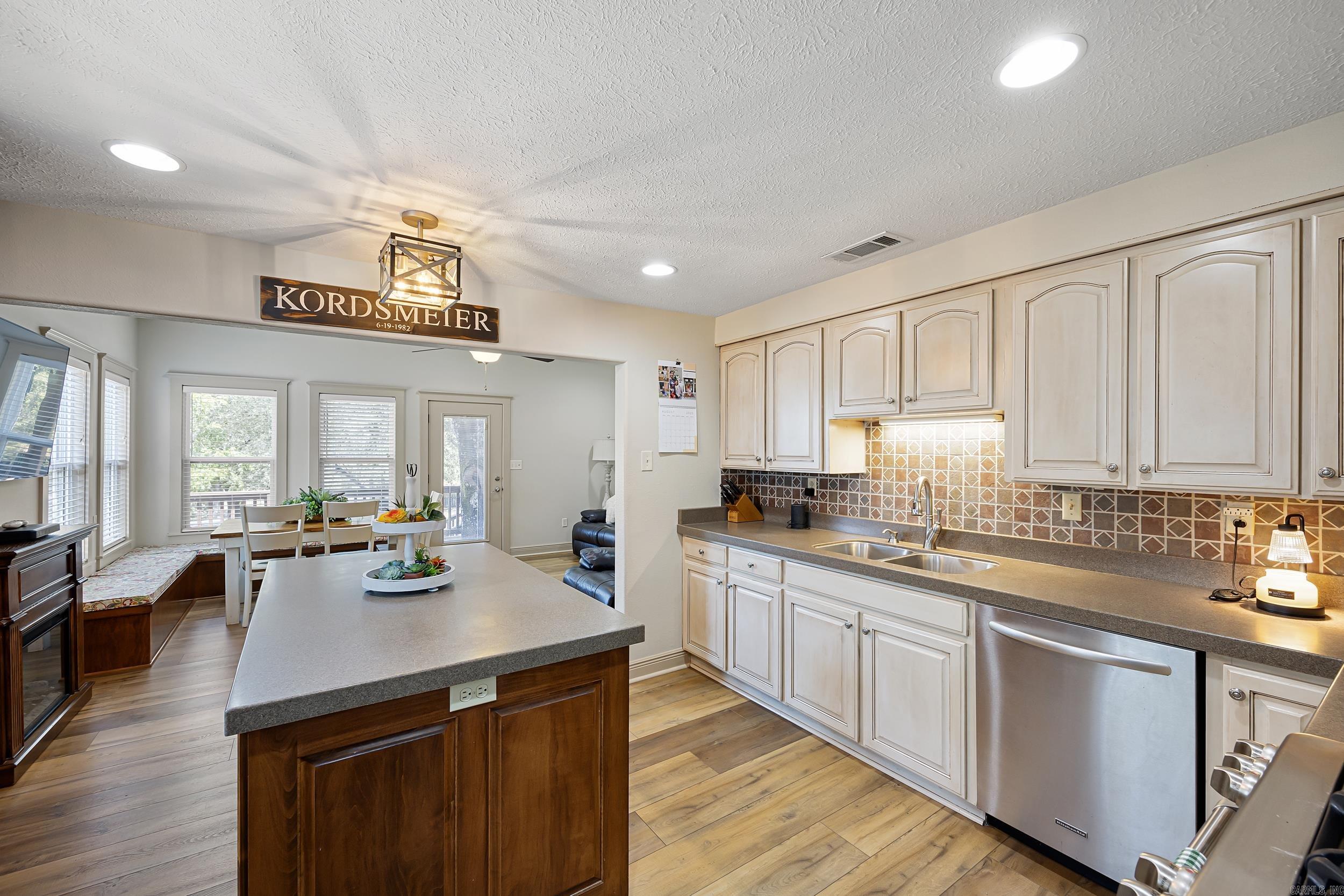 1207 E Rock  Morrilton, AR