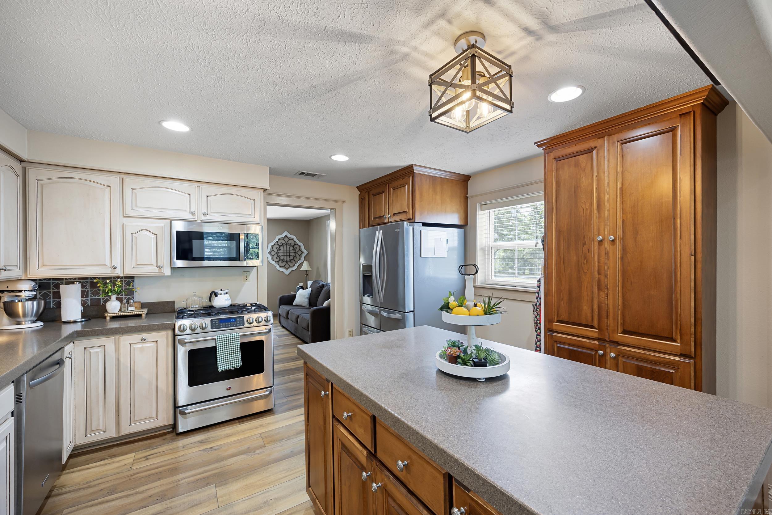 1207 E Rock  Morrilton, AR