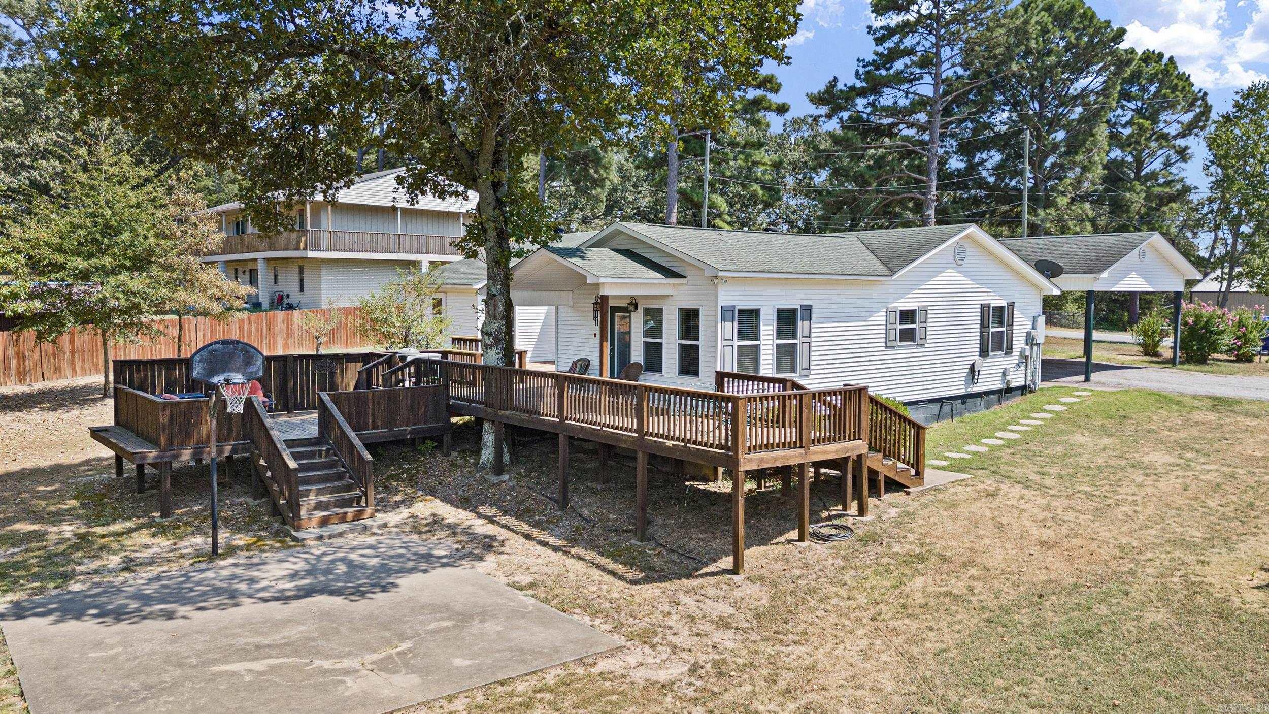1207 E Rock  Morrilton, AR