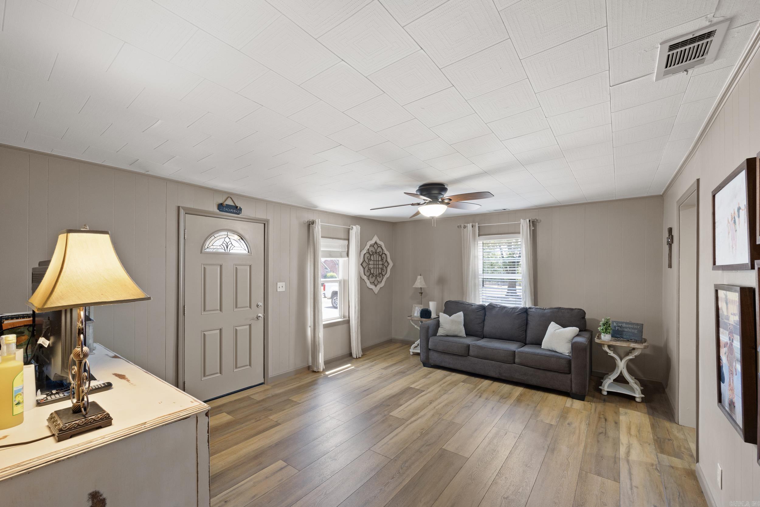 1207 E Rock  Morrilton, AR