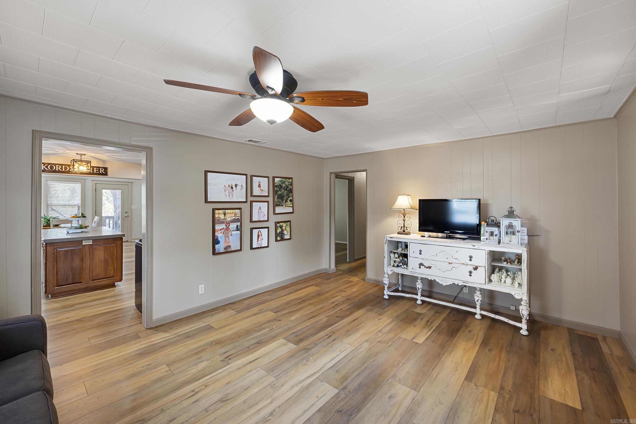 1207 E Rock  Morrilton, AR