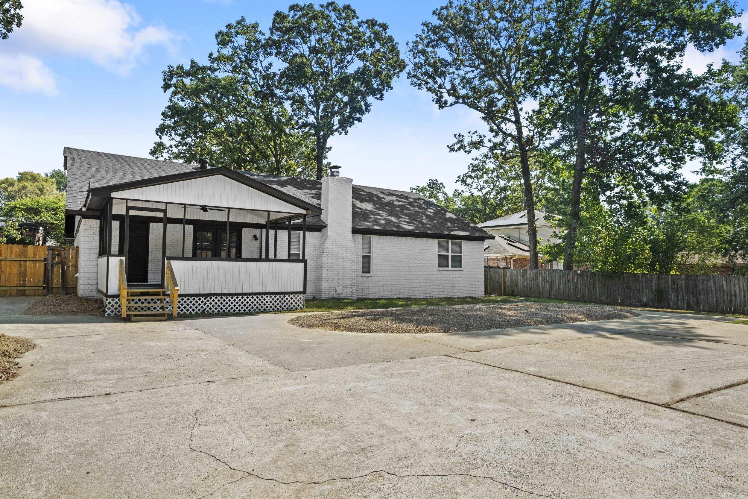 613 Beaconsfield  Sherwood, AR
