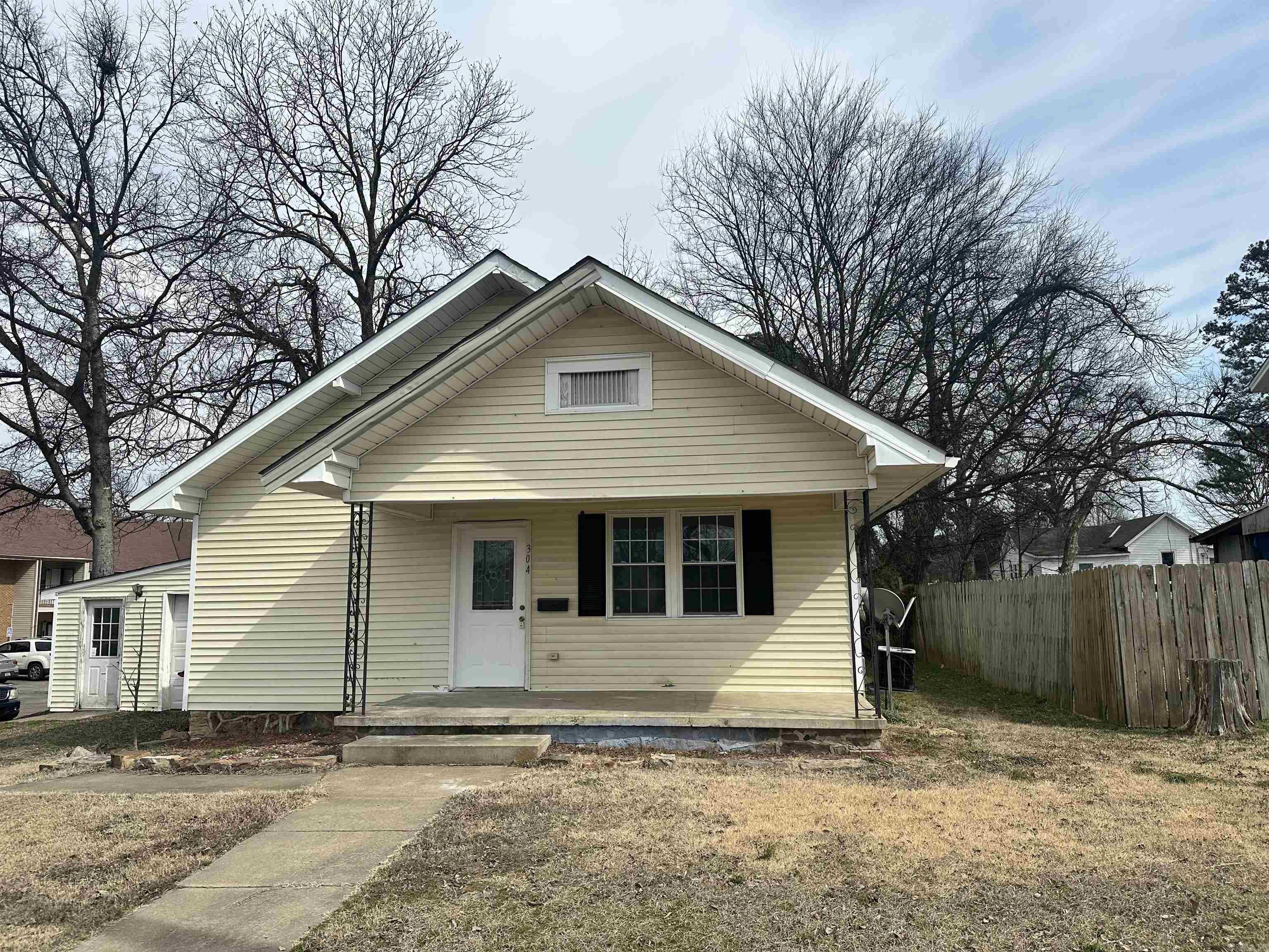 304 N St Joseph  Morrilton, AR