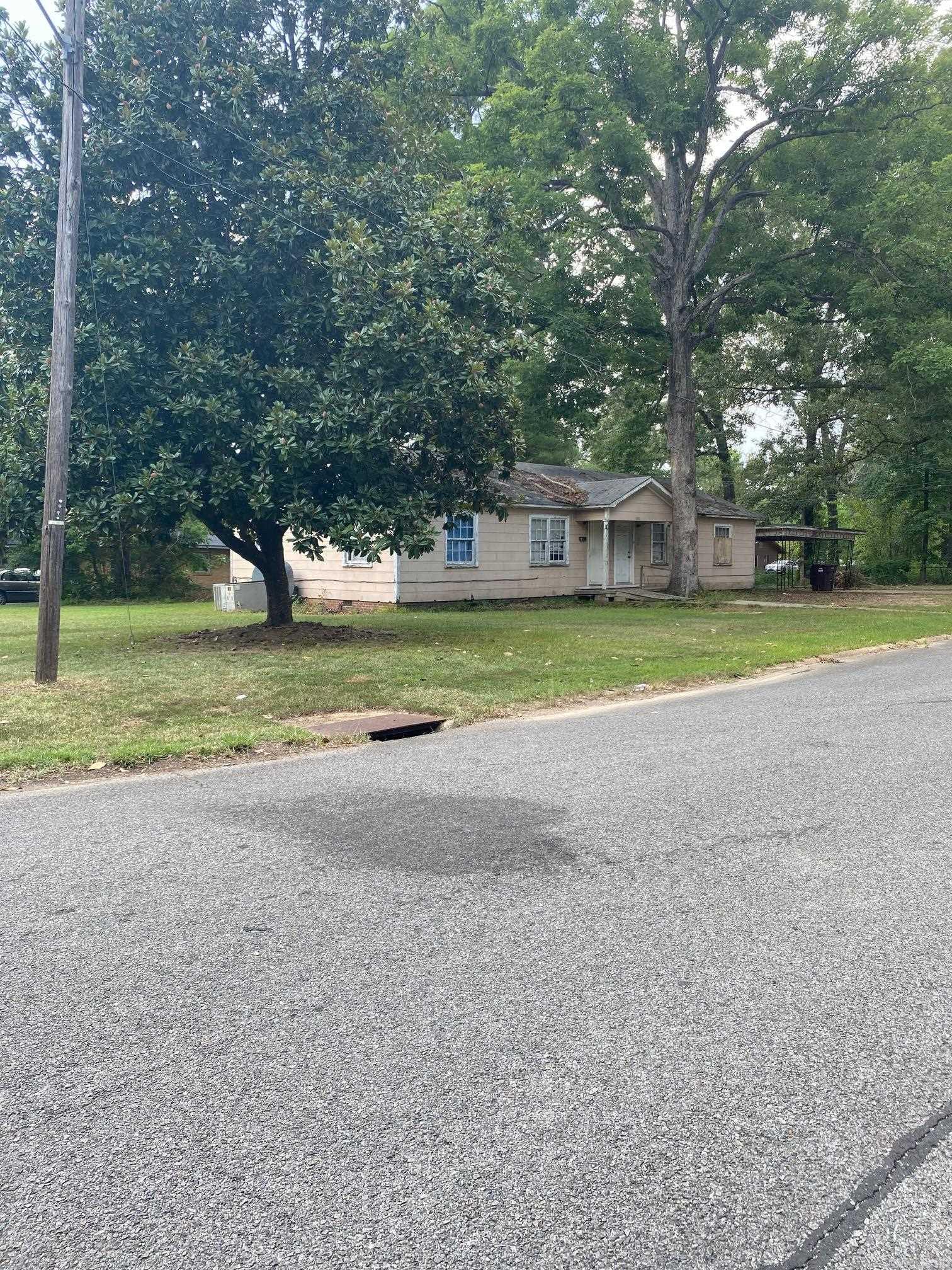 600 W 12TH  Crossett, AR