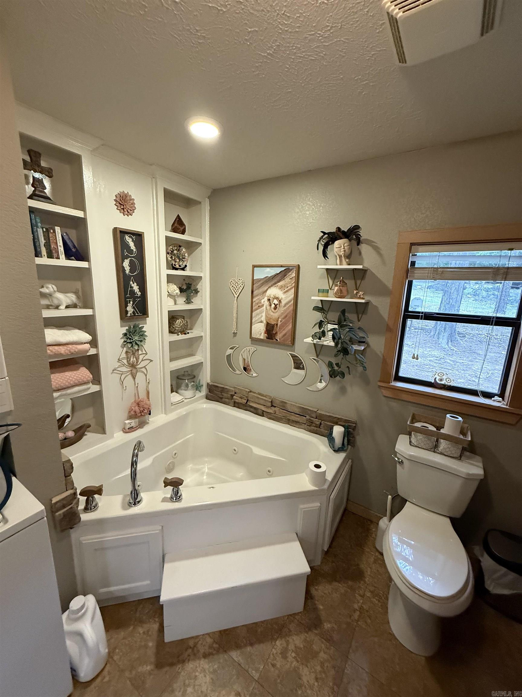851 Creekside  Greers Ferry, AR