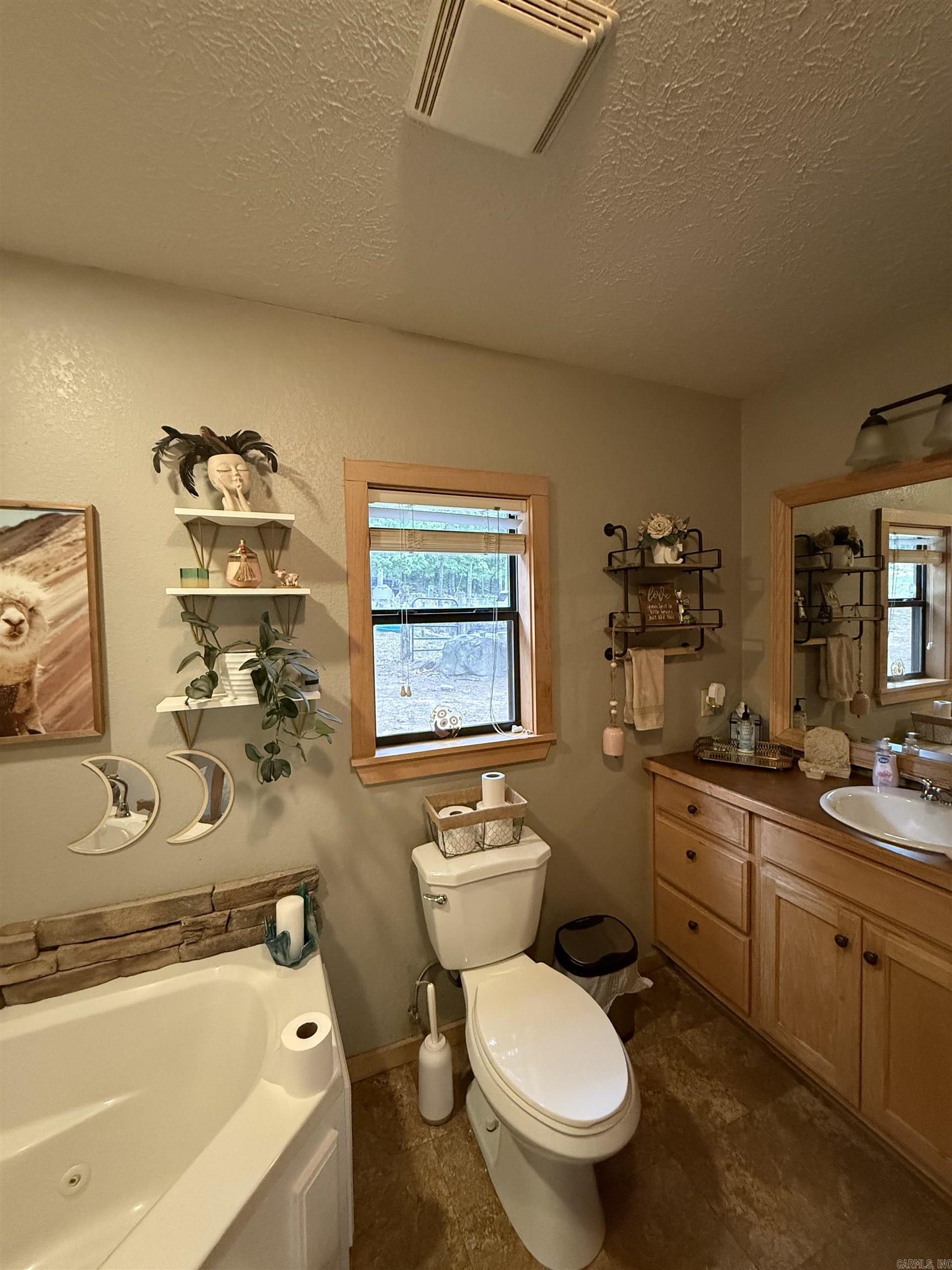 851 Creekside  Greers Ferry, AR