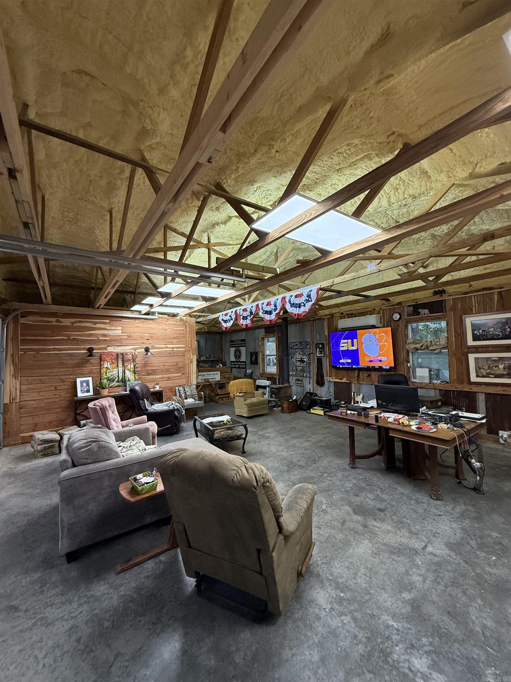 851 Creekside  Greers Ferry, AR