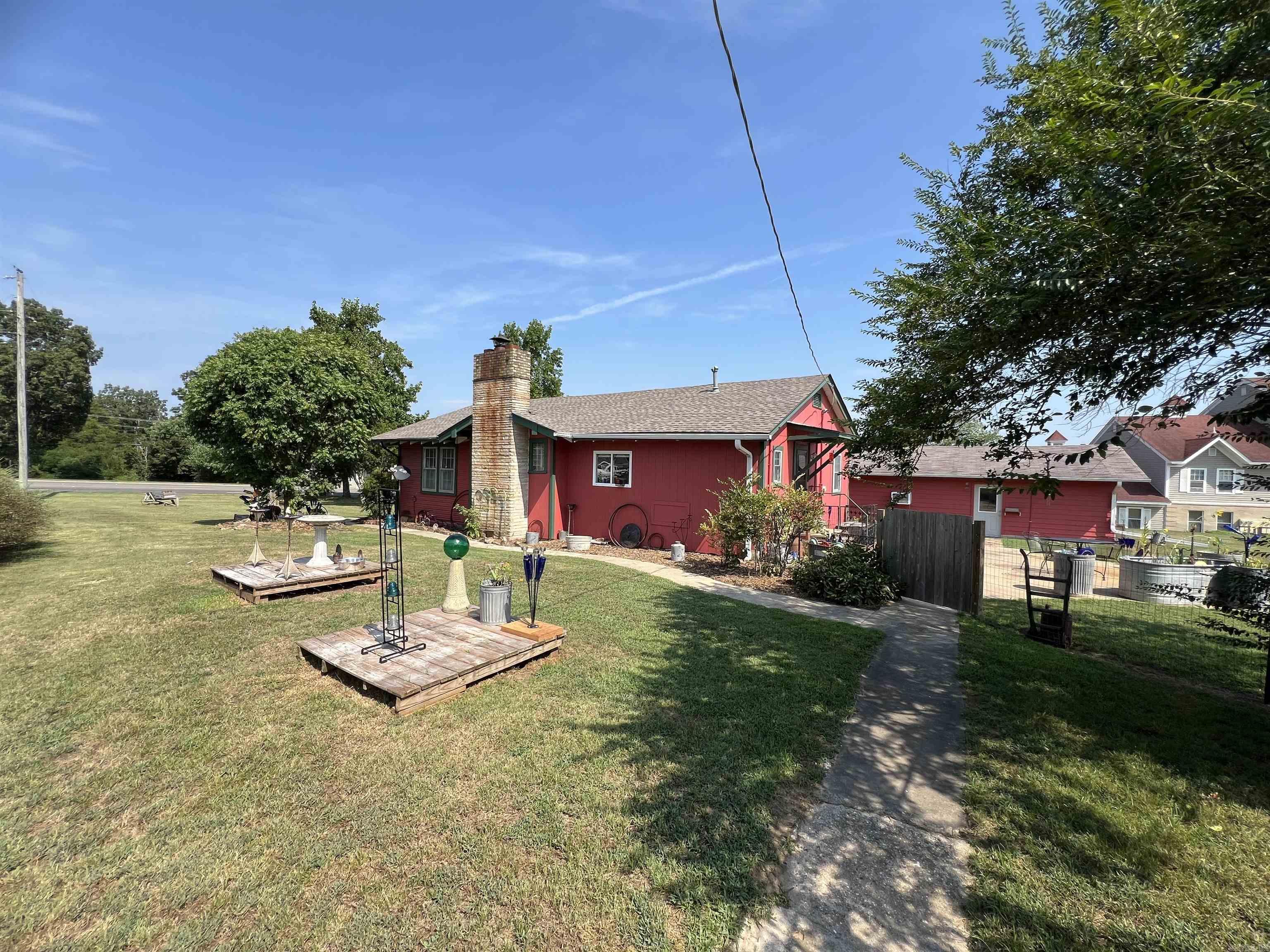 871 S Hwy 65  Clinton, AR