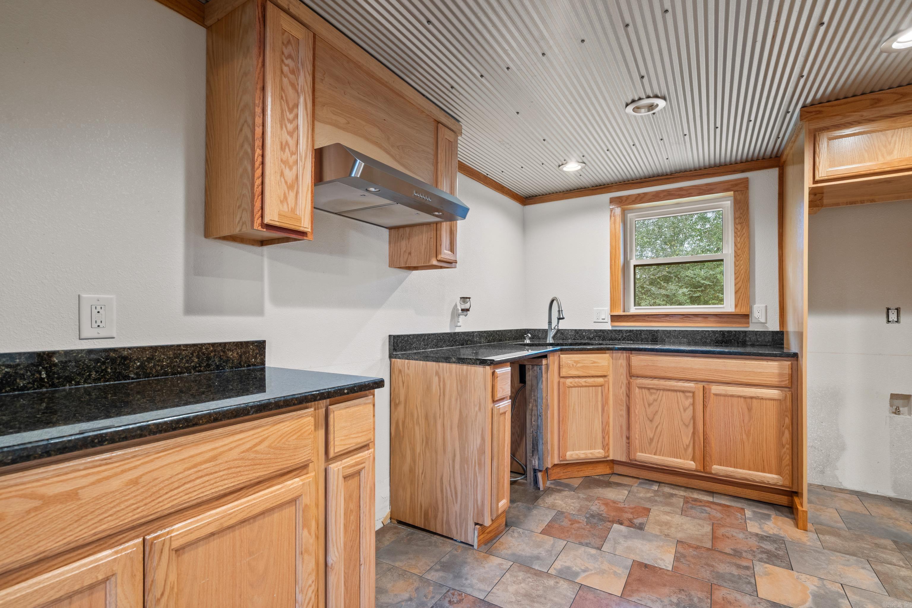 3370 Airport  Pearcy, AR