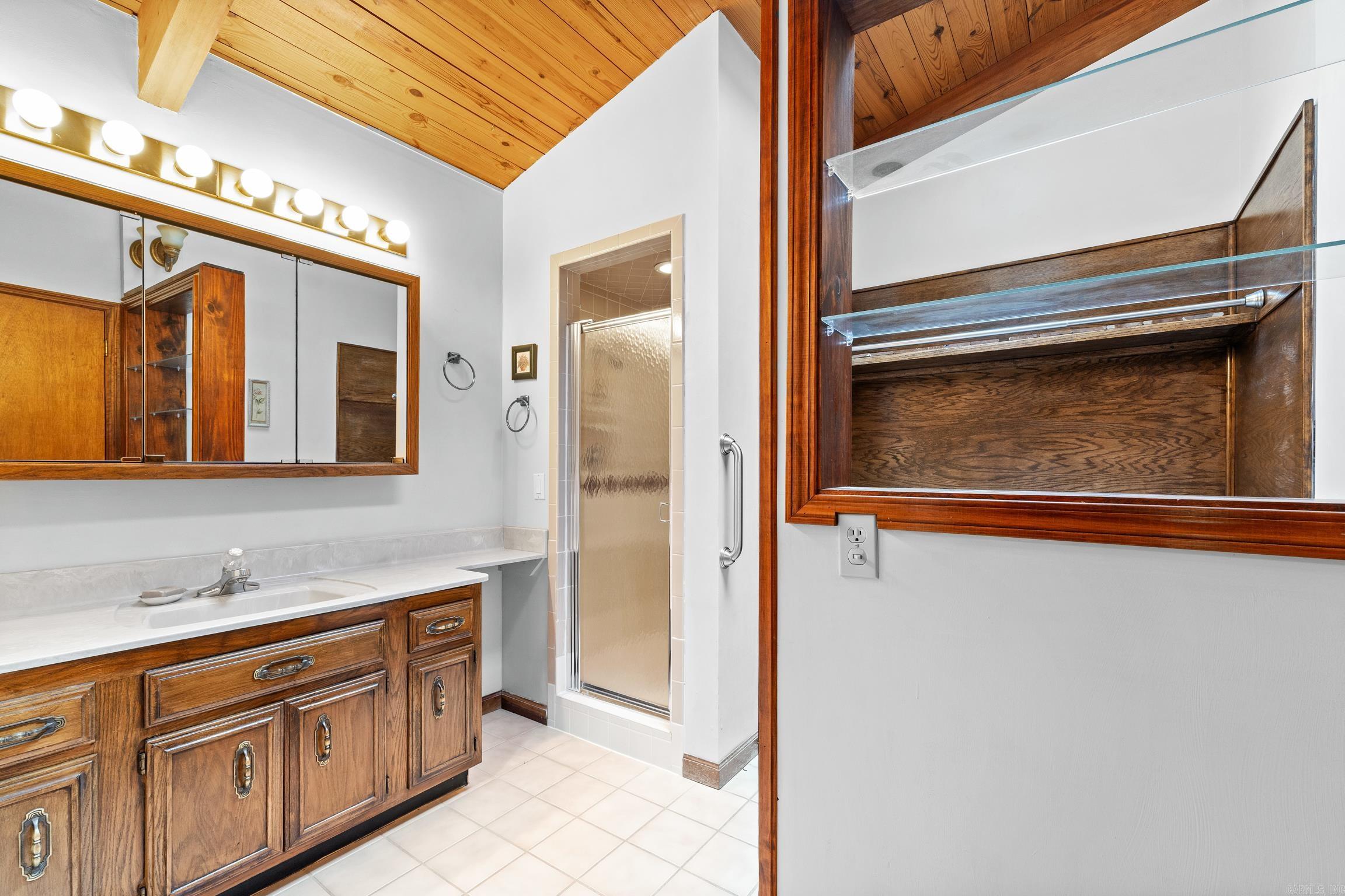 537 CR 107  Norfork, AR