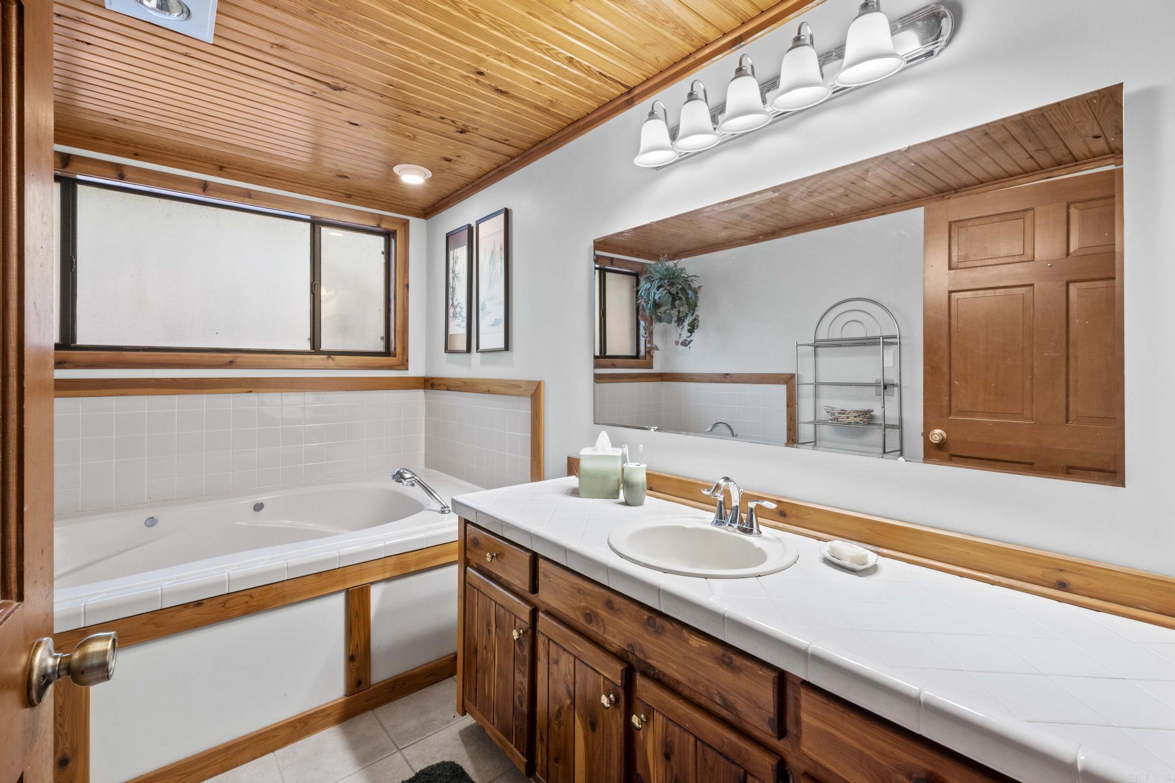 537 CR 107  Norfork, AR