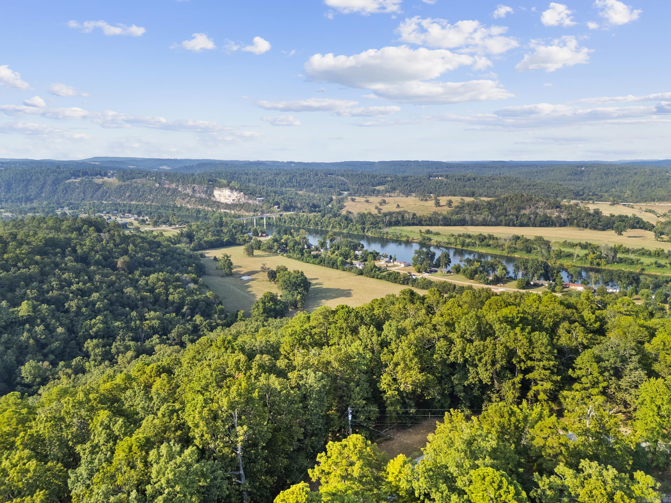 537 CR 107  Norfork, AR