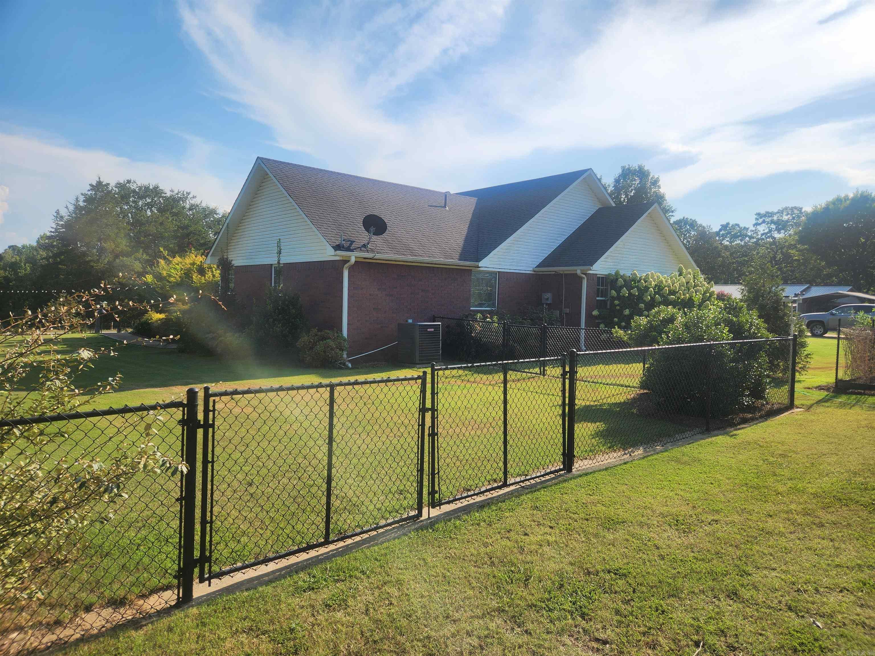 315 Private Road 3393 Road Clarksville, AR 72830