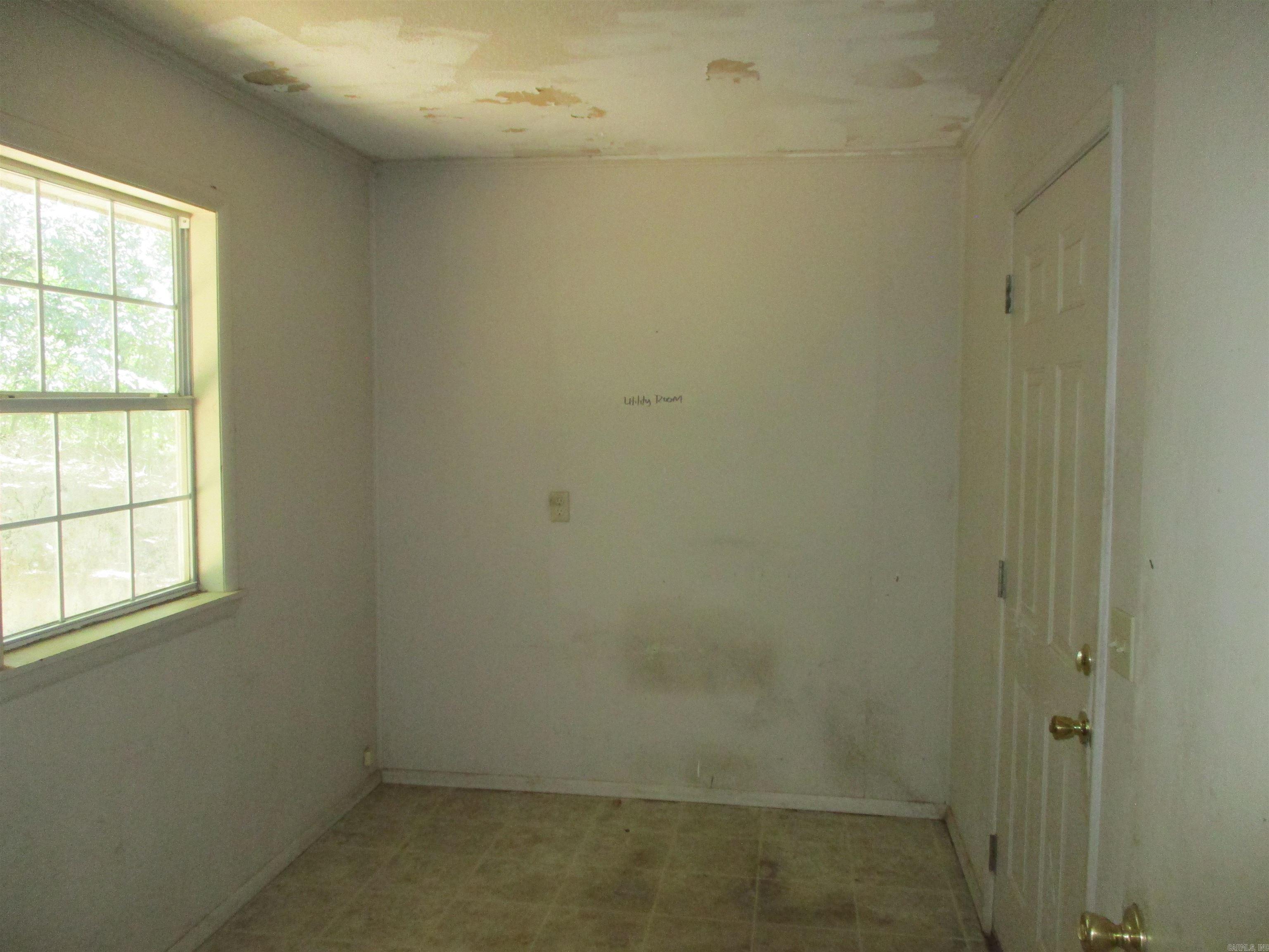 520 W Valley  Perryville, AR