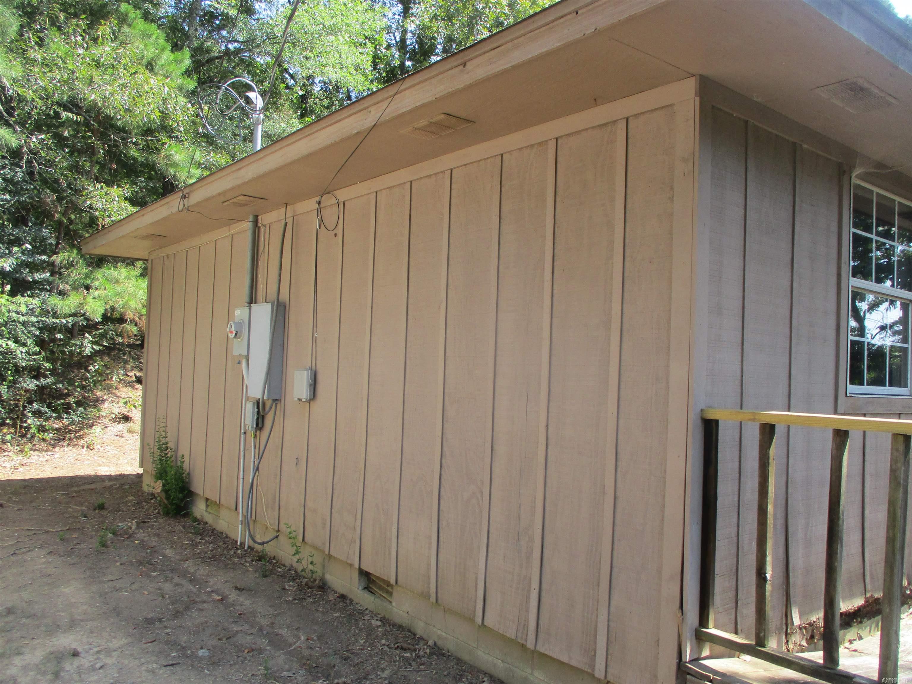 520 W Valley  Perryville, AR