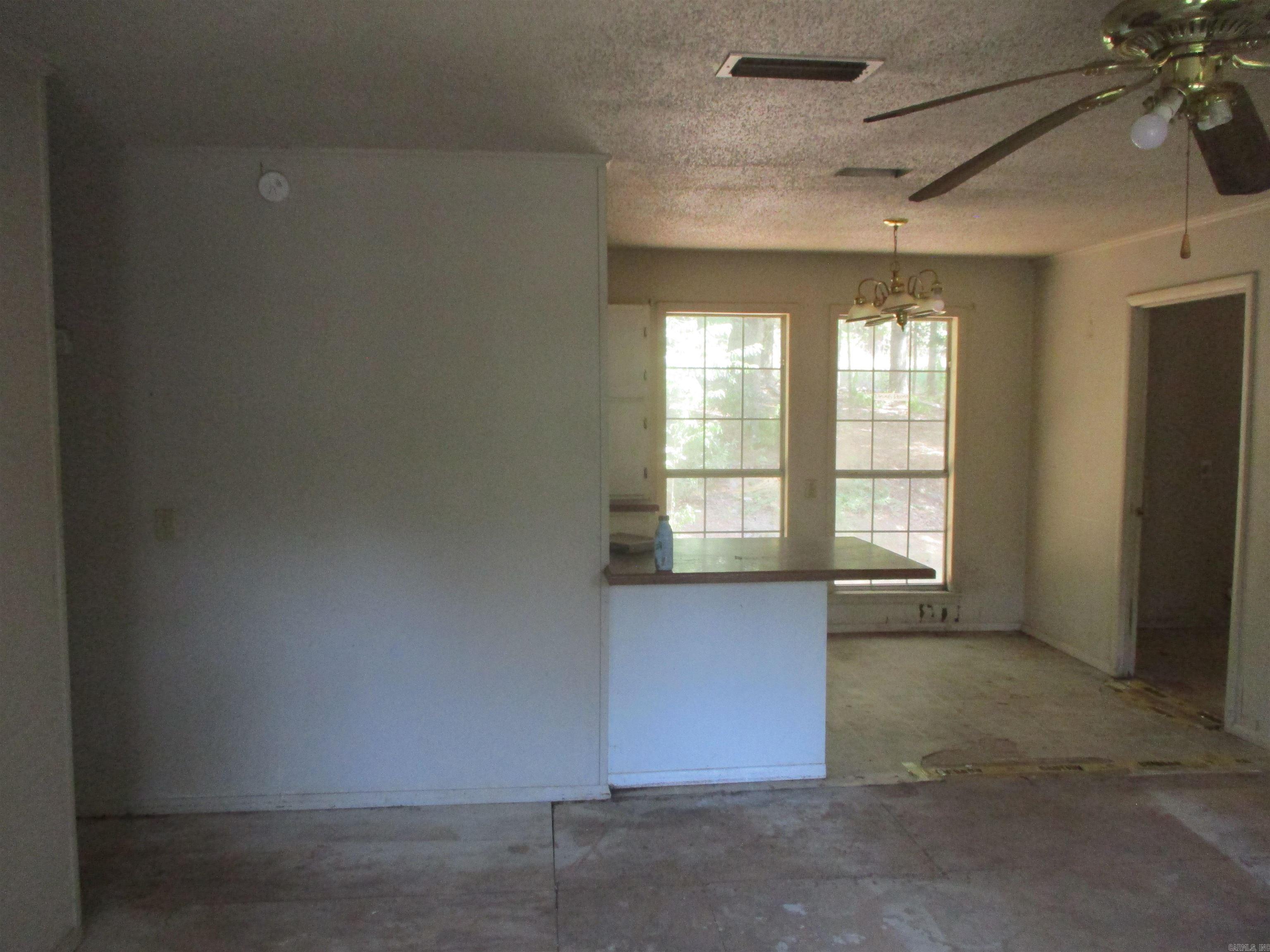 520 W Valley  Perryville, AR