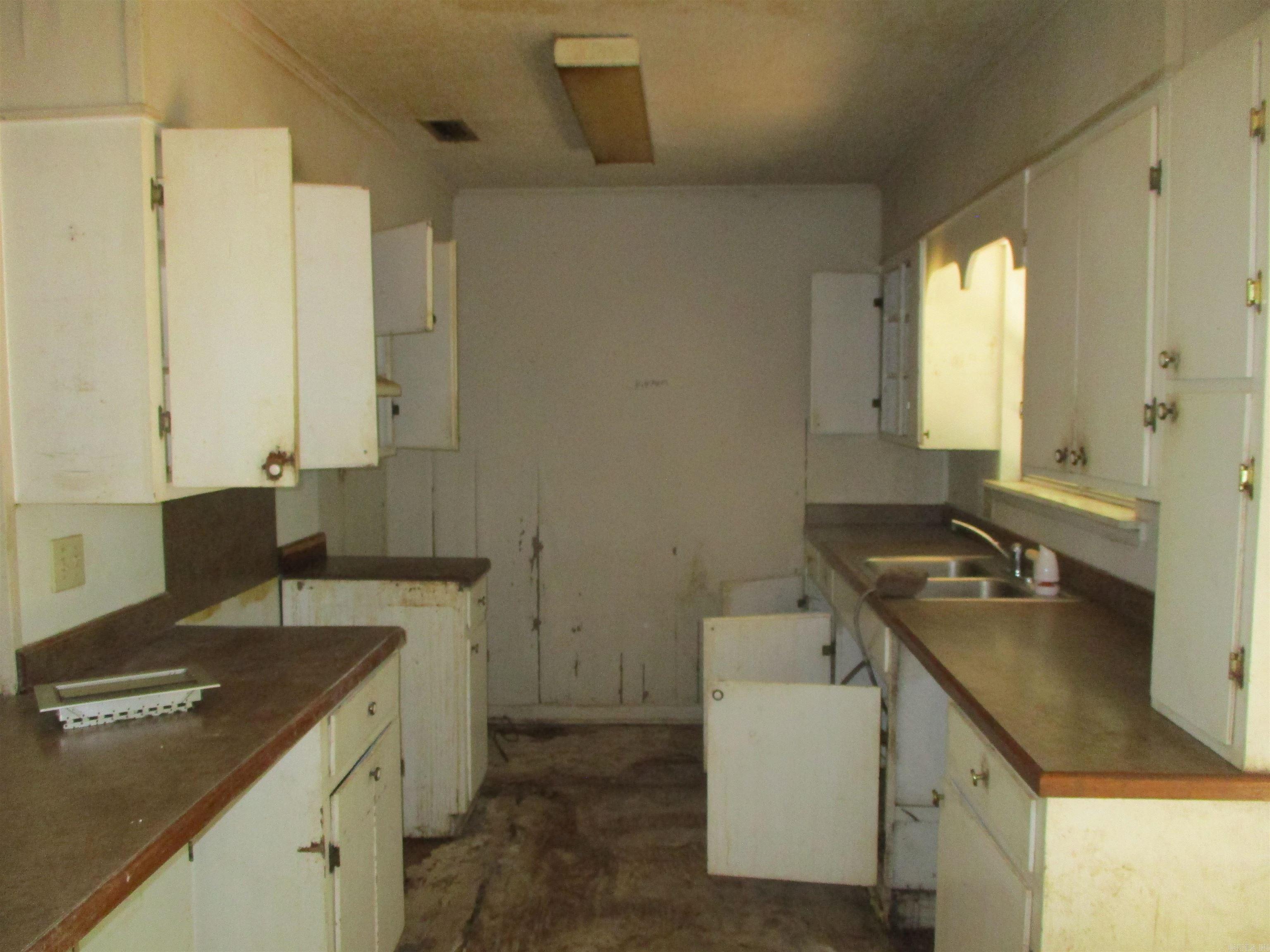 520 W Valley  Perryville, AR
