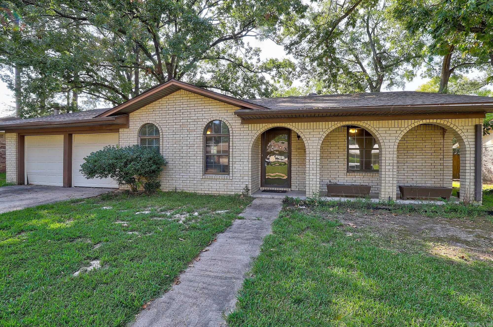 720 Diane  Wake Village, TX