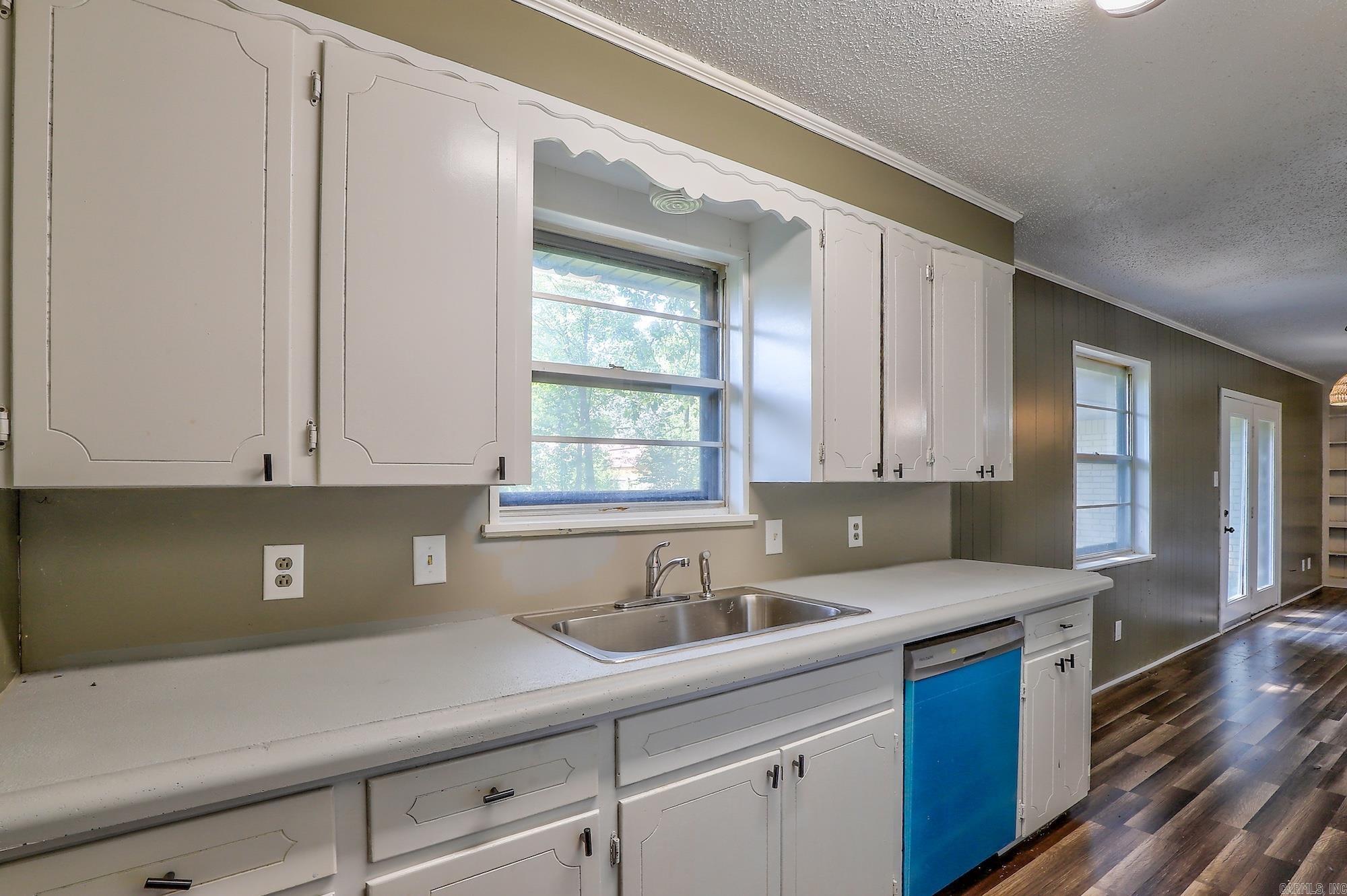 720 Diane  Wake Village, TX