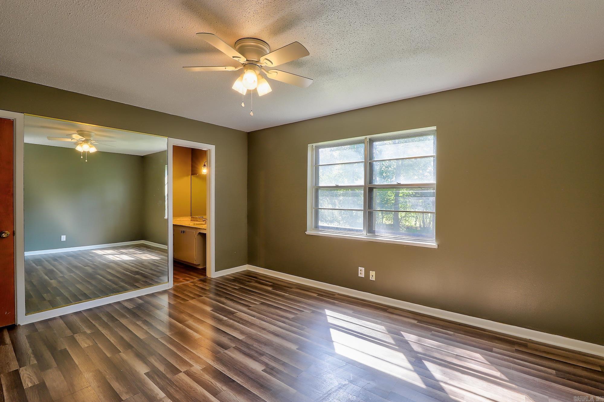 720 Diane  Wake Village, TX