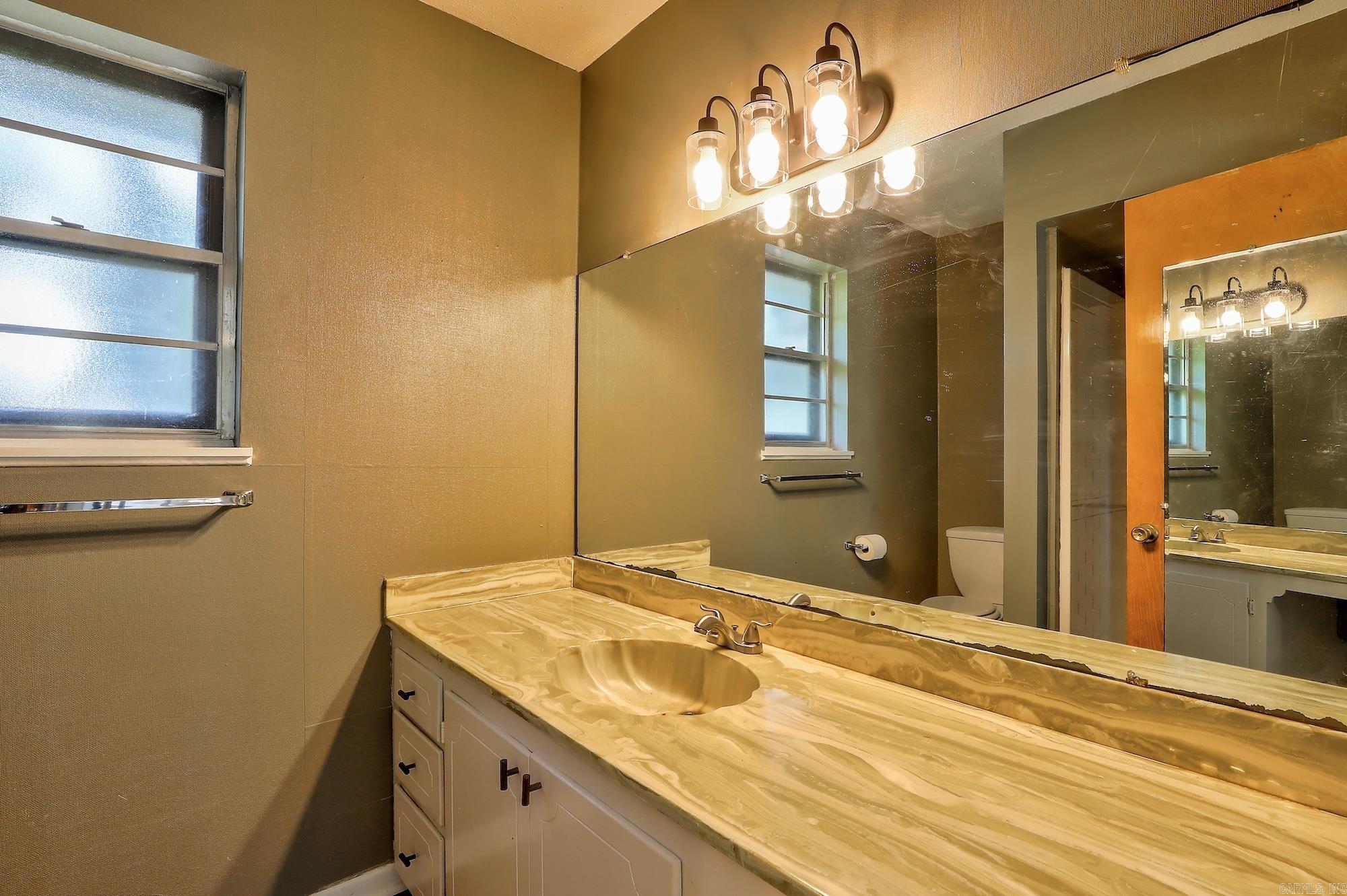 720 Diane  Wake Village, TX