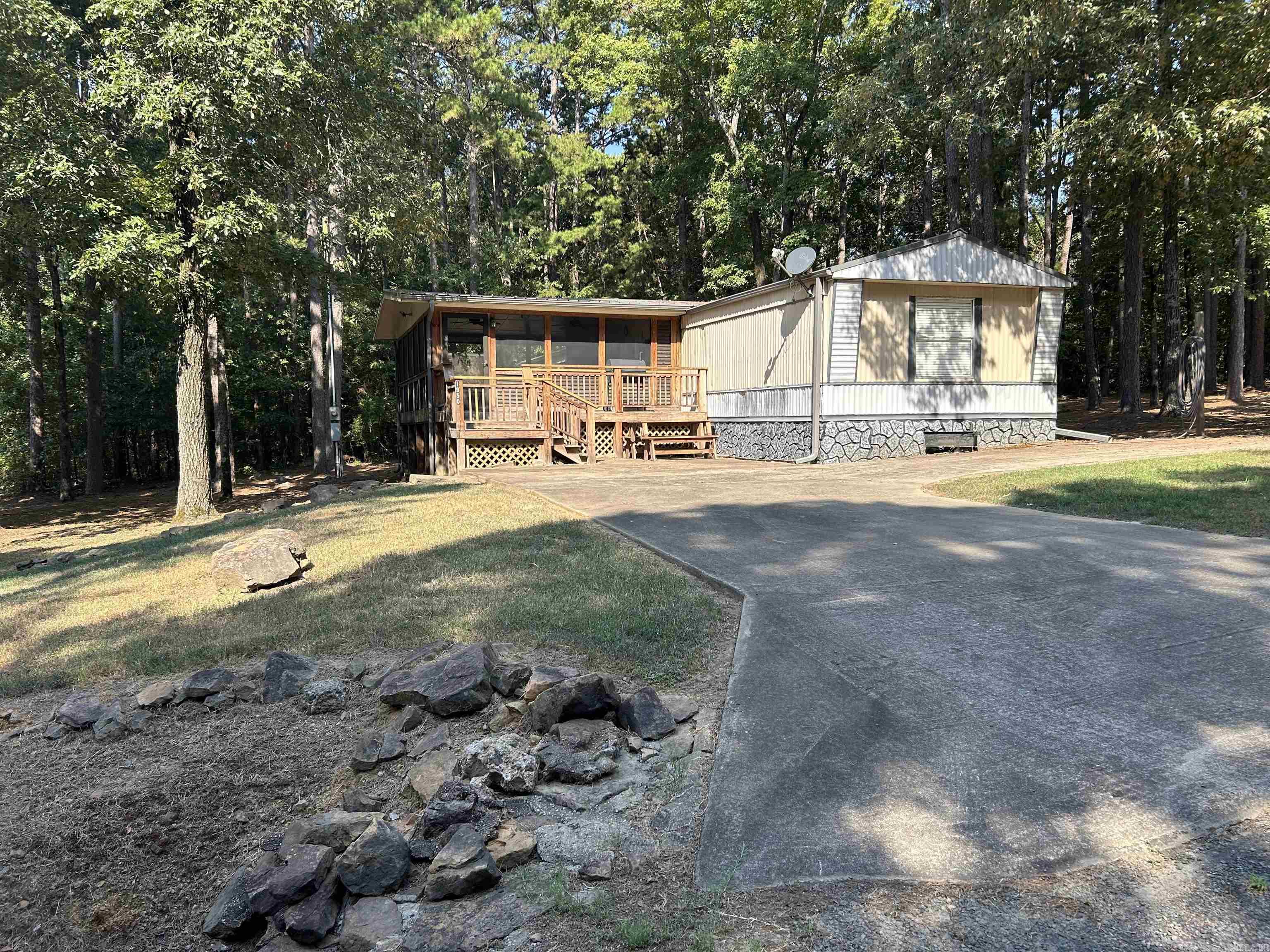 1950 Northshore  Greers Ferry, AR