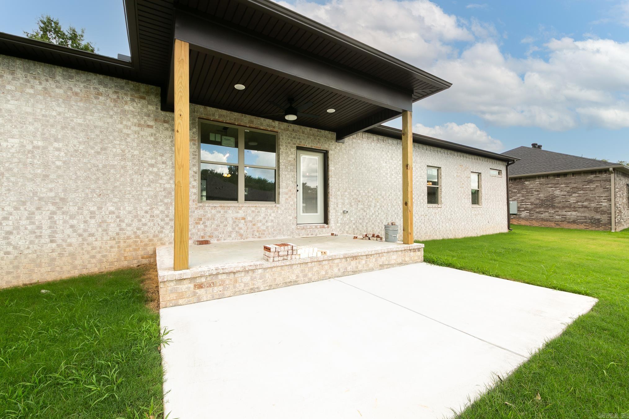914 E East Dell Vista Cove Cabot, AR 72023