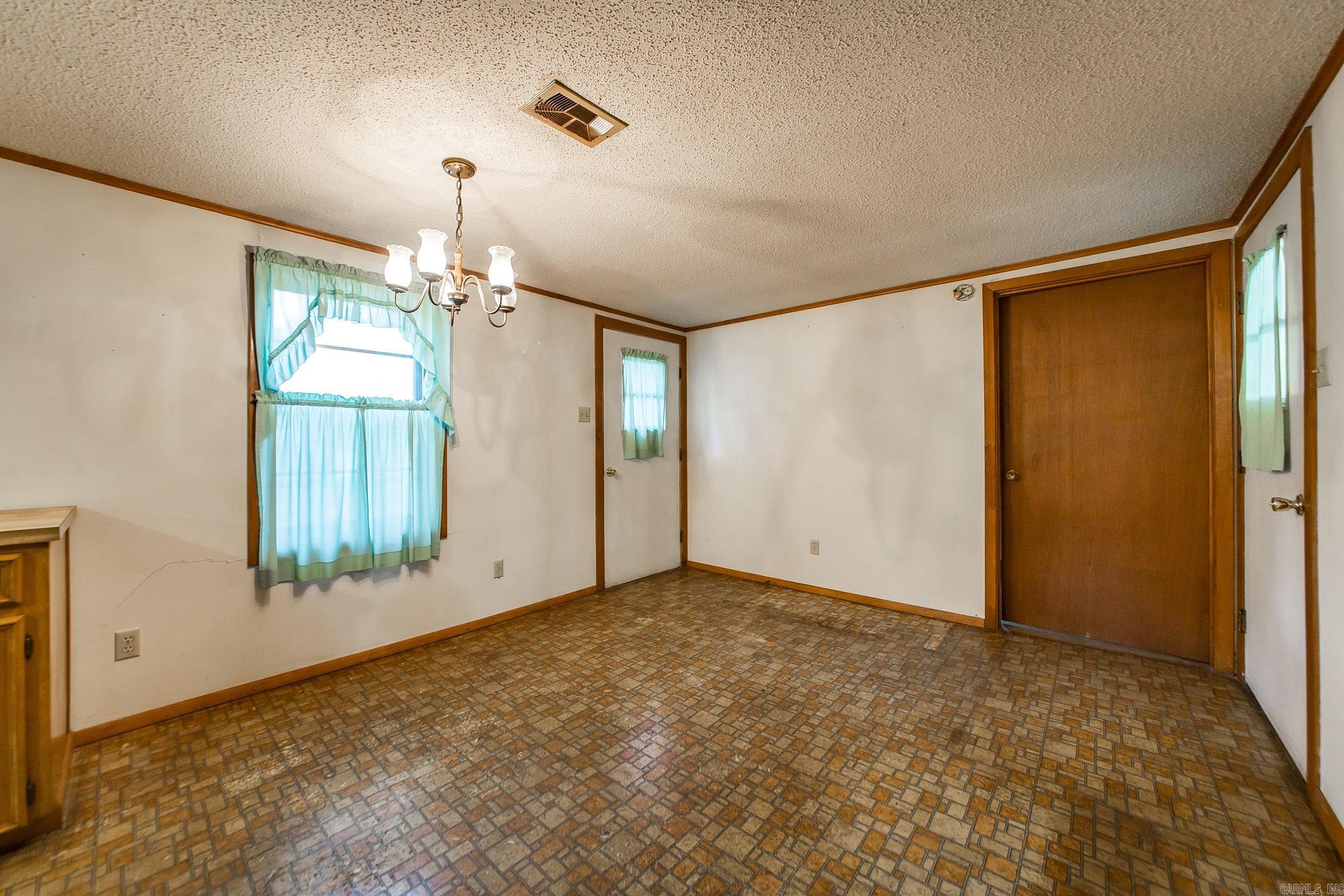 1375 Robin Rd  Jacksonville, AR