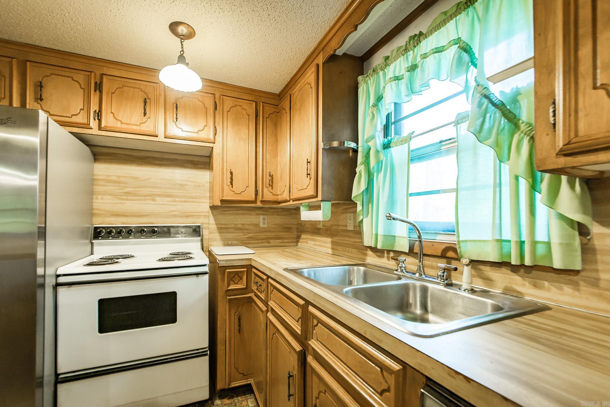 1375 Robin Rd  Jacksonville, AR