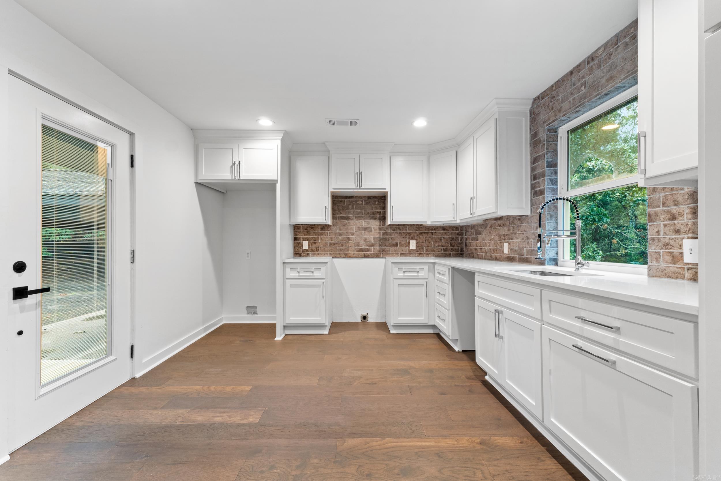 3237 College Avenue Conway, AR 72034
