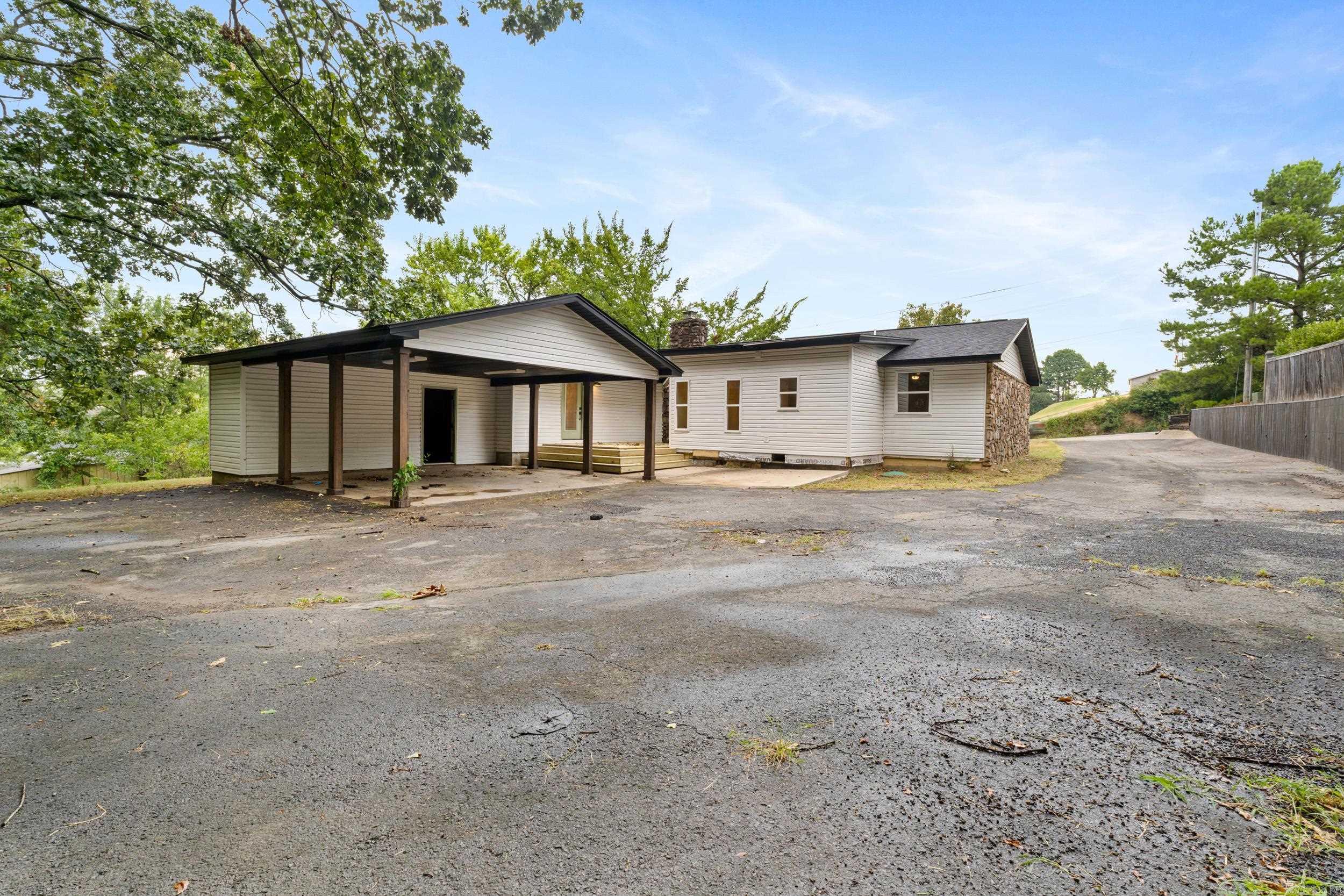 3237 College  Conway, AR
