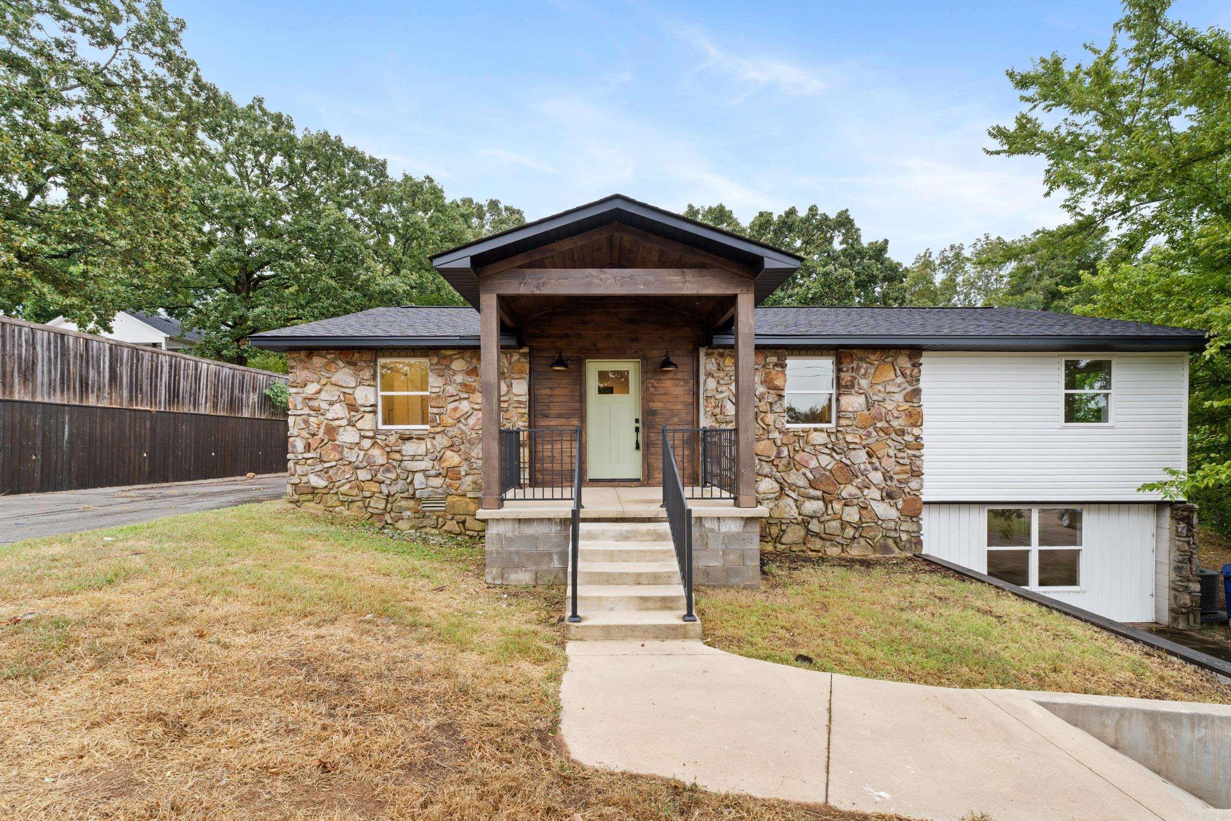 3237 College Avenue Conway, AR 72034