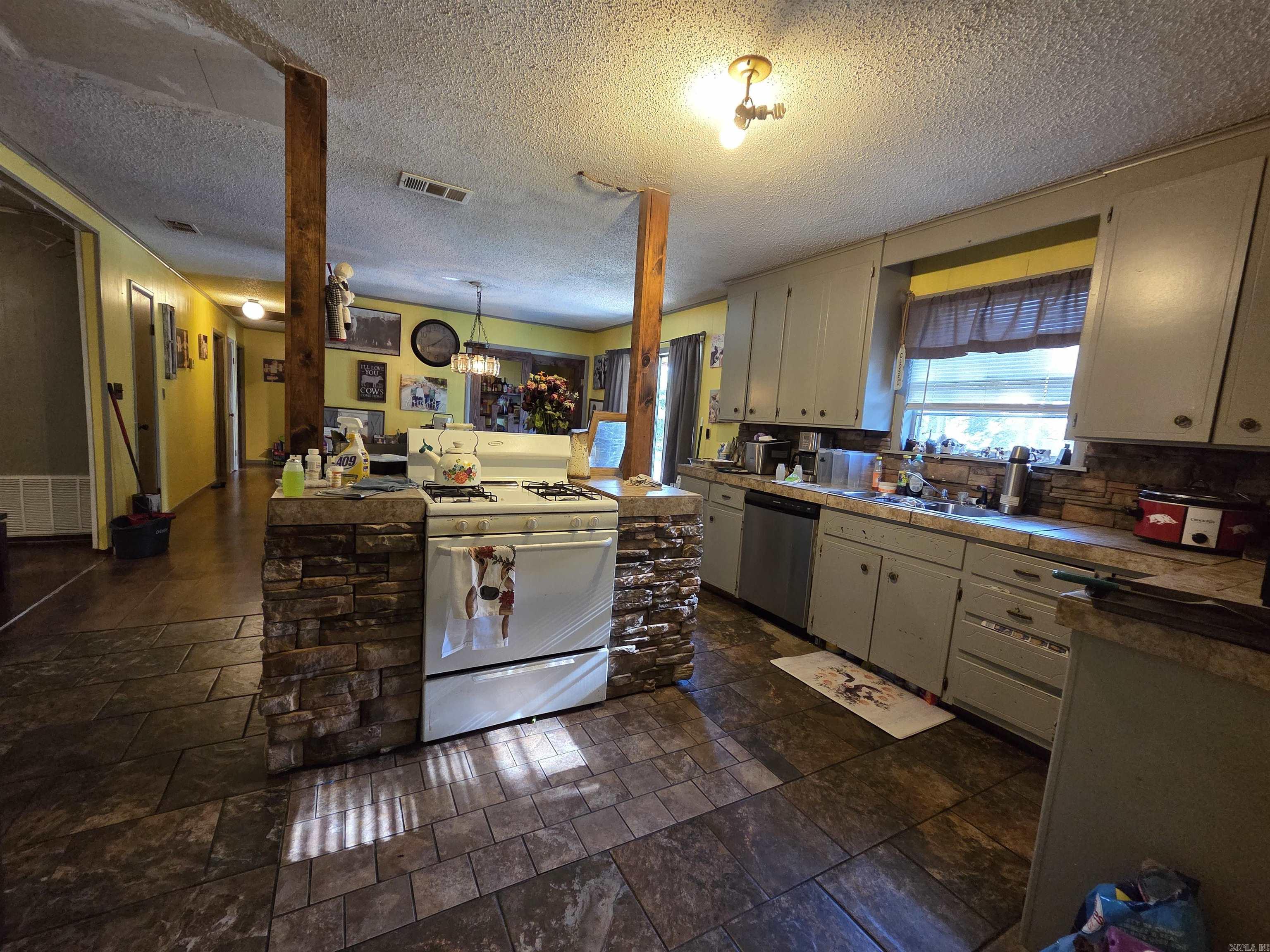 142 Private Road 4474  Ozone, AR