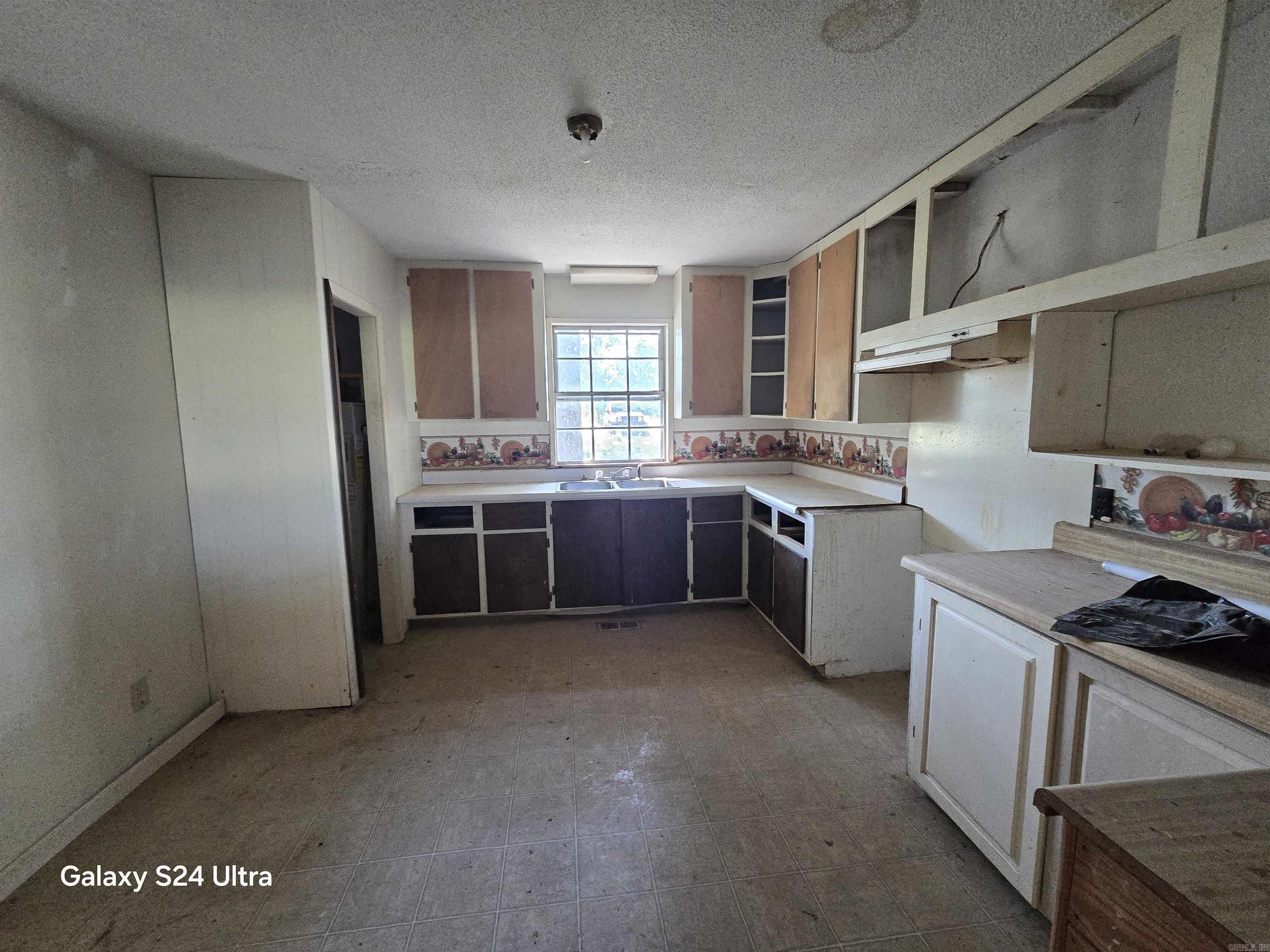 101 Summer Meadows  Mountain View, AR