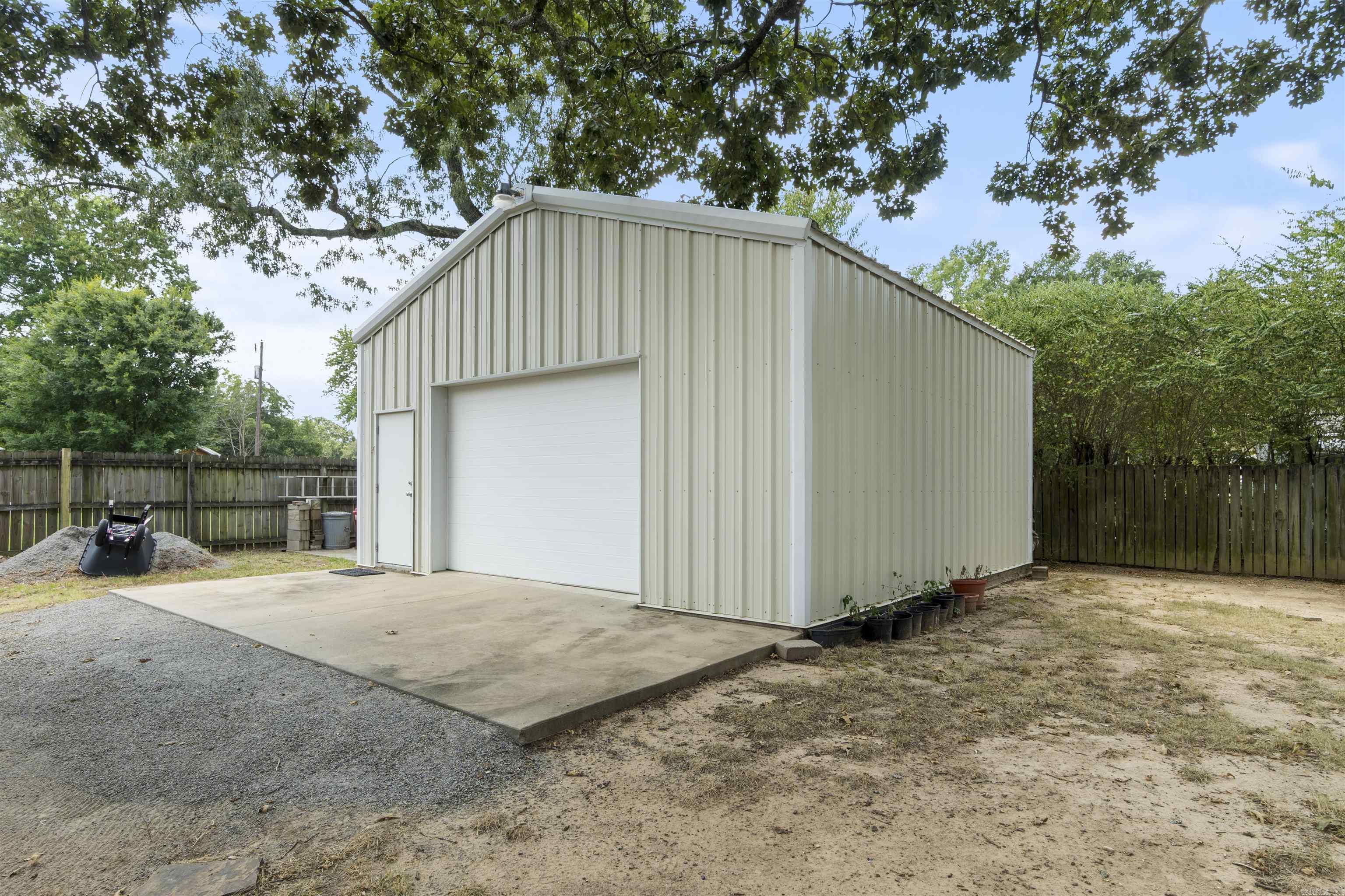 305 Pickwicket  Conway, AR