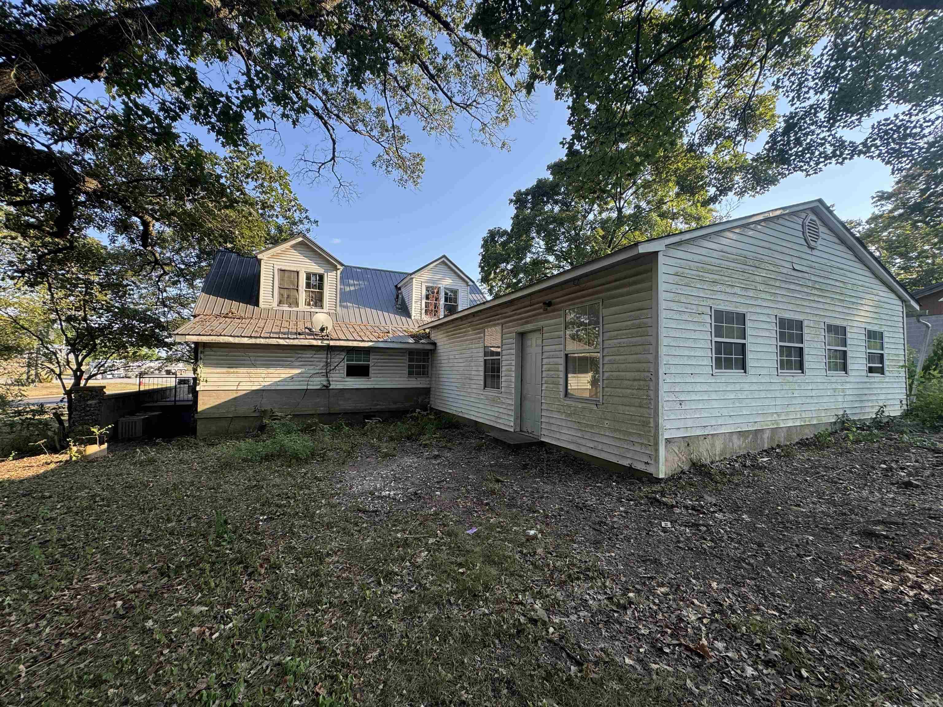 2 Triangle  Southside, AR
