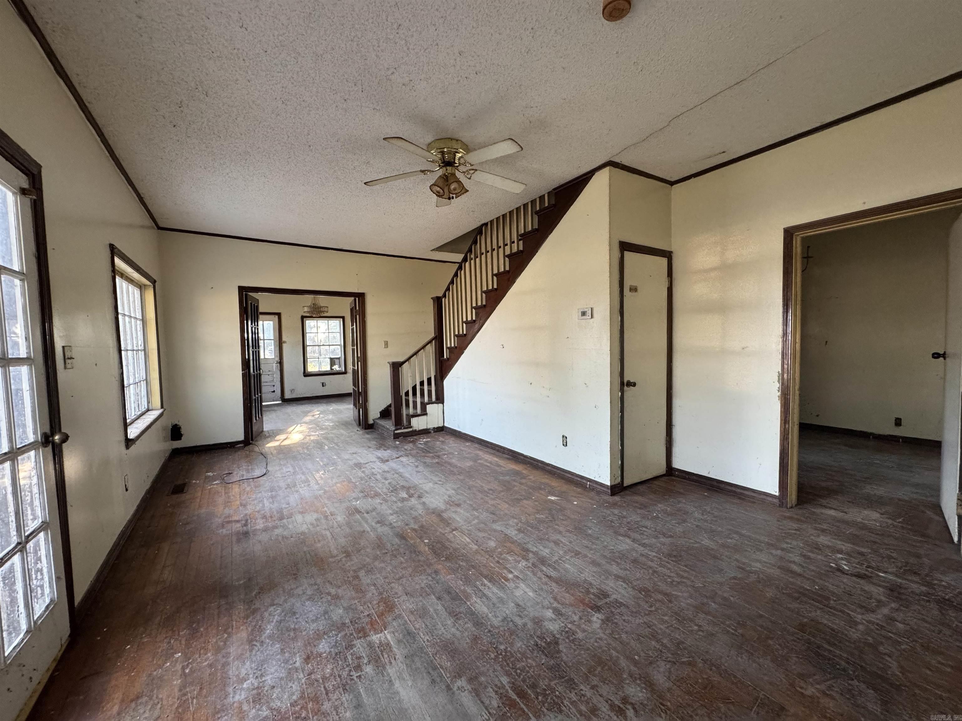2 Triangle  Southside, AR