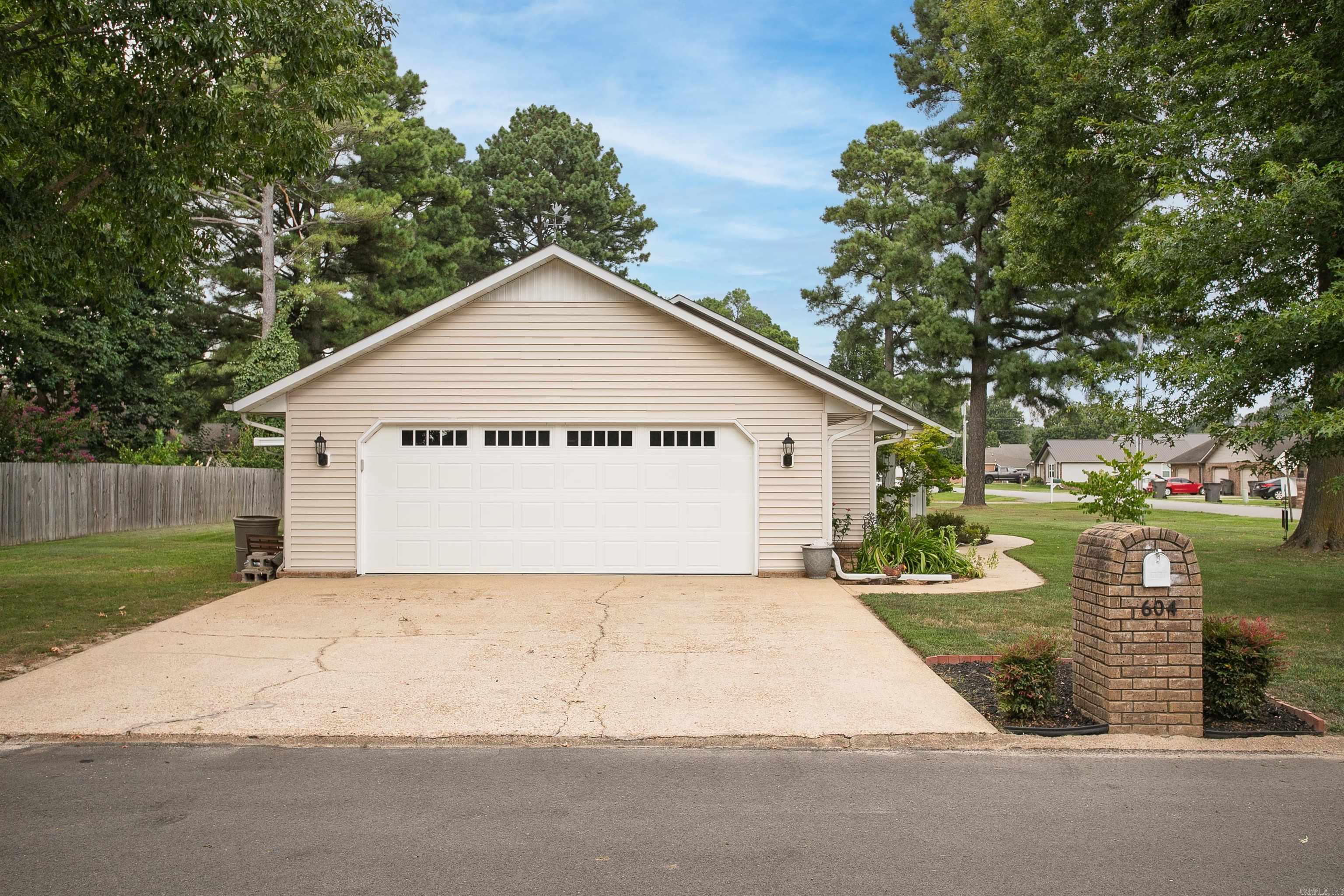 604 Bogil  Paragould, AR