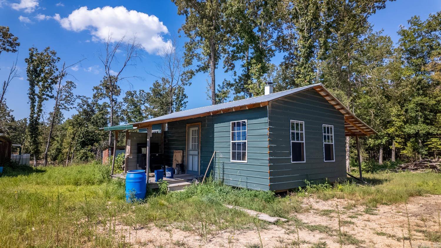645 County Road 201  Alton, MO