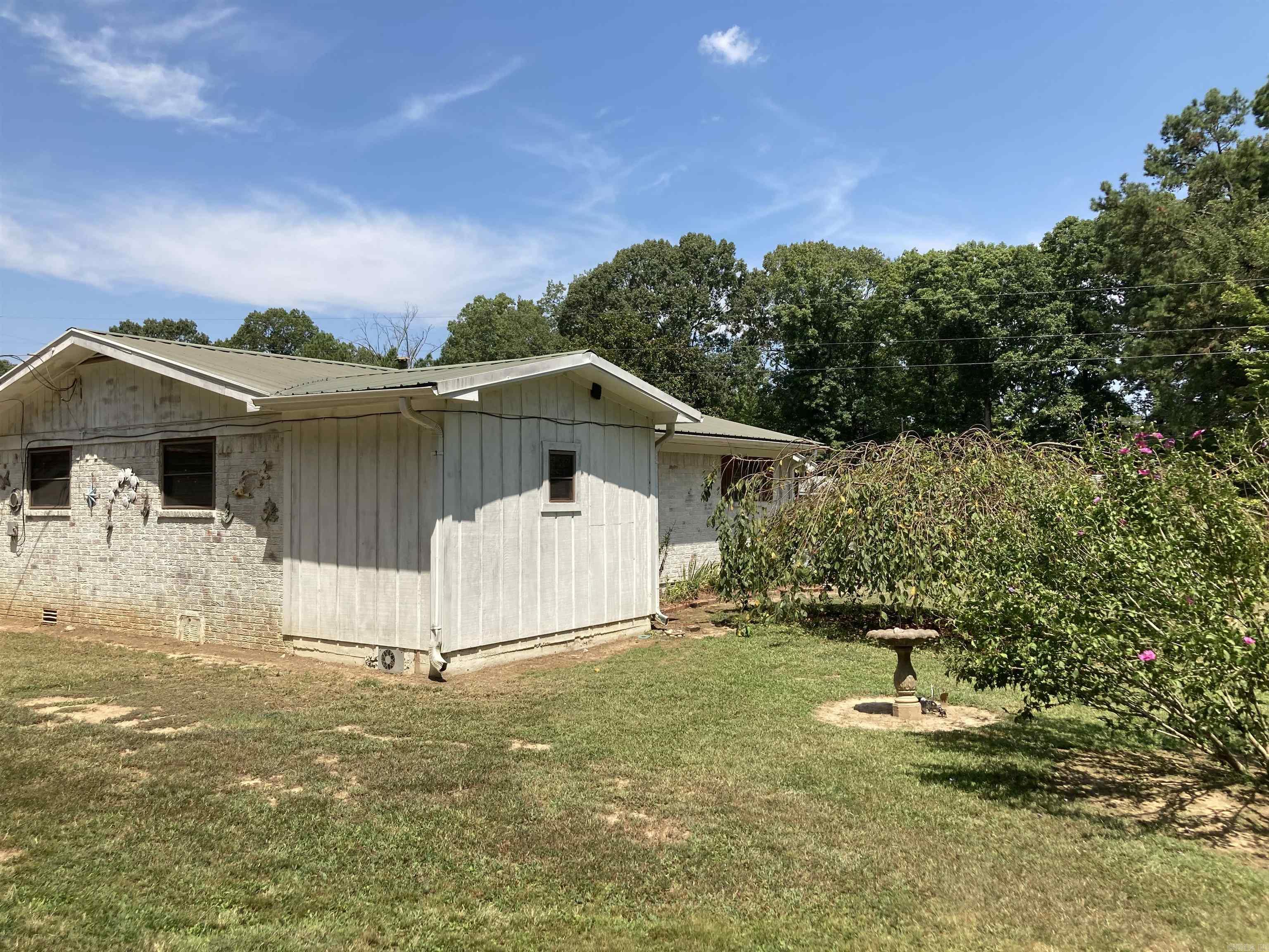 112 Saddler  Wickes, AR